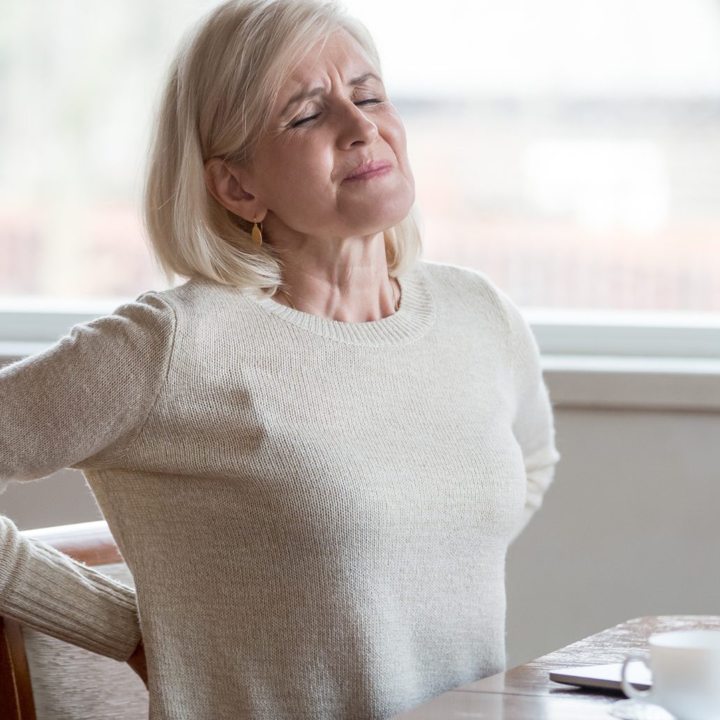 Frauen haben öfter Kreuzschmerzen als Männer.