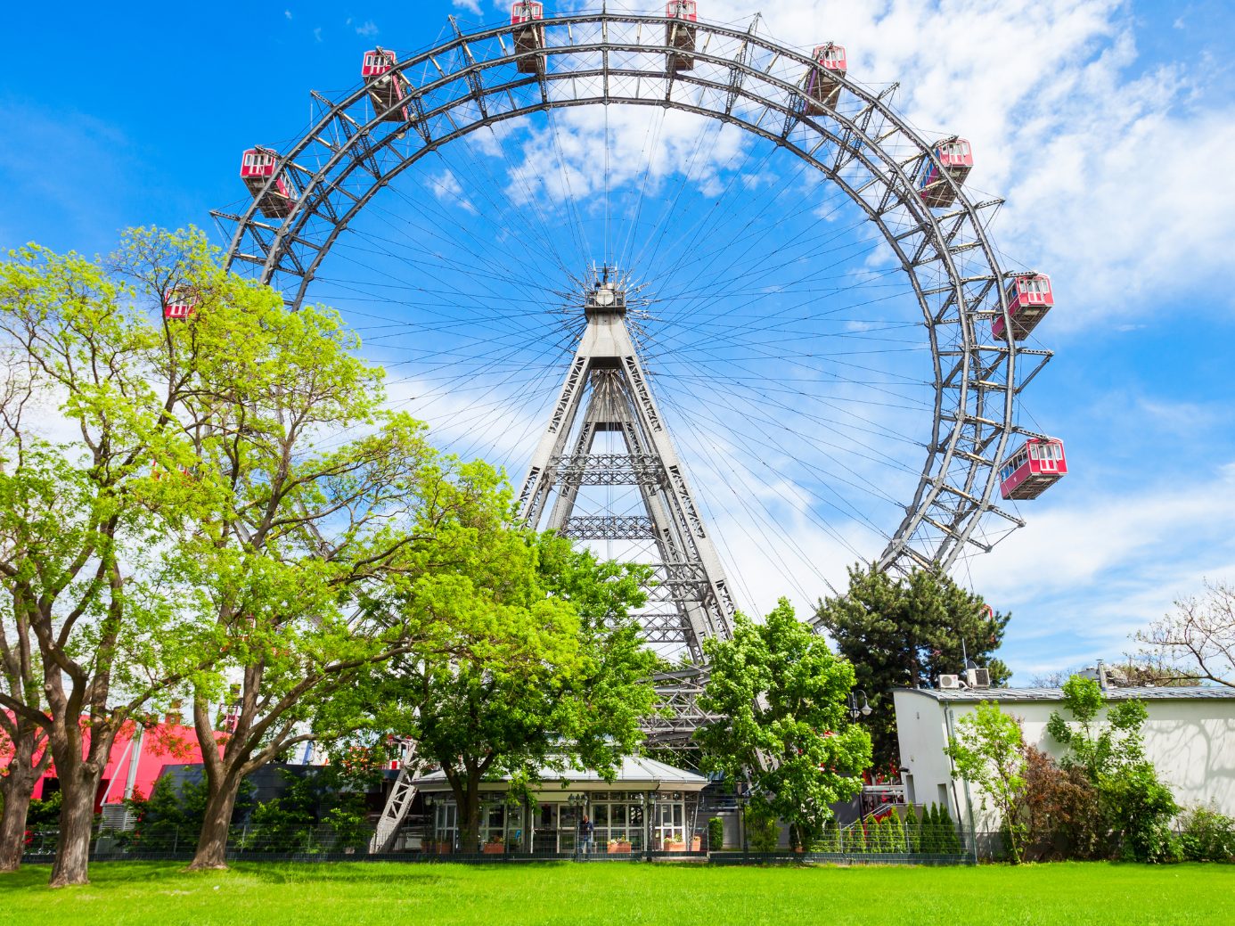 Der Volksprater heißt jetzt offiziell Wurstelprater. Der Volksprater heißt jetzt offiziell Wurstelprater.