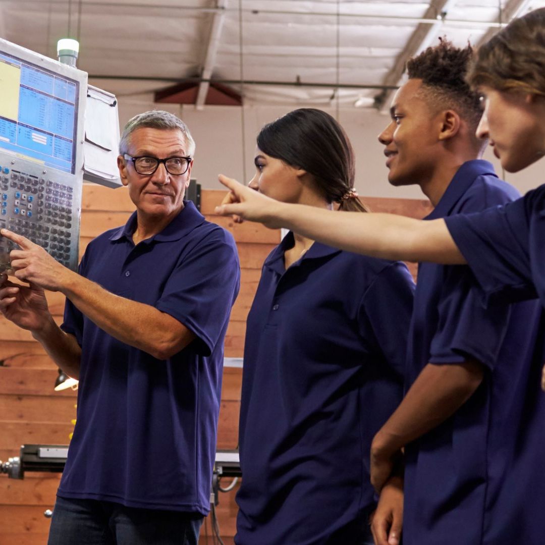 Lehrlinge in der Industrie sind laut "Lehrlingsmonitor" zufriedener.