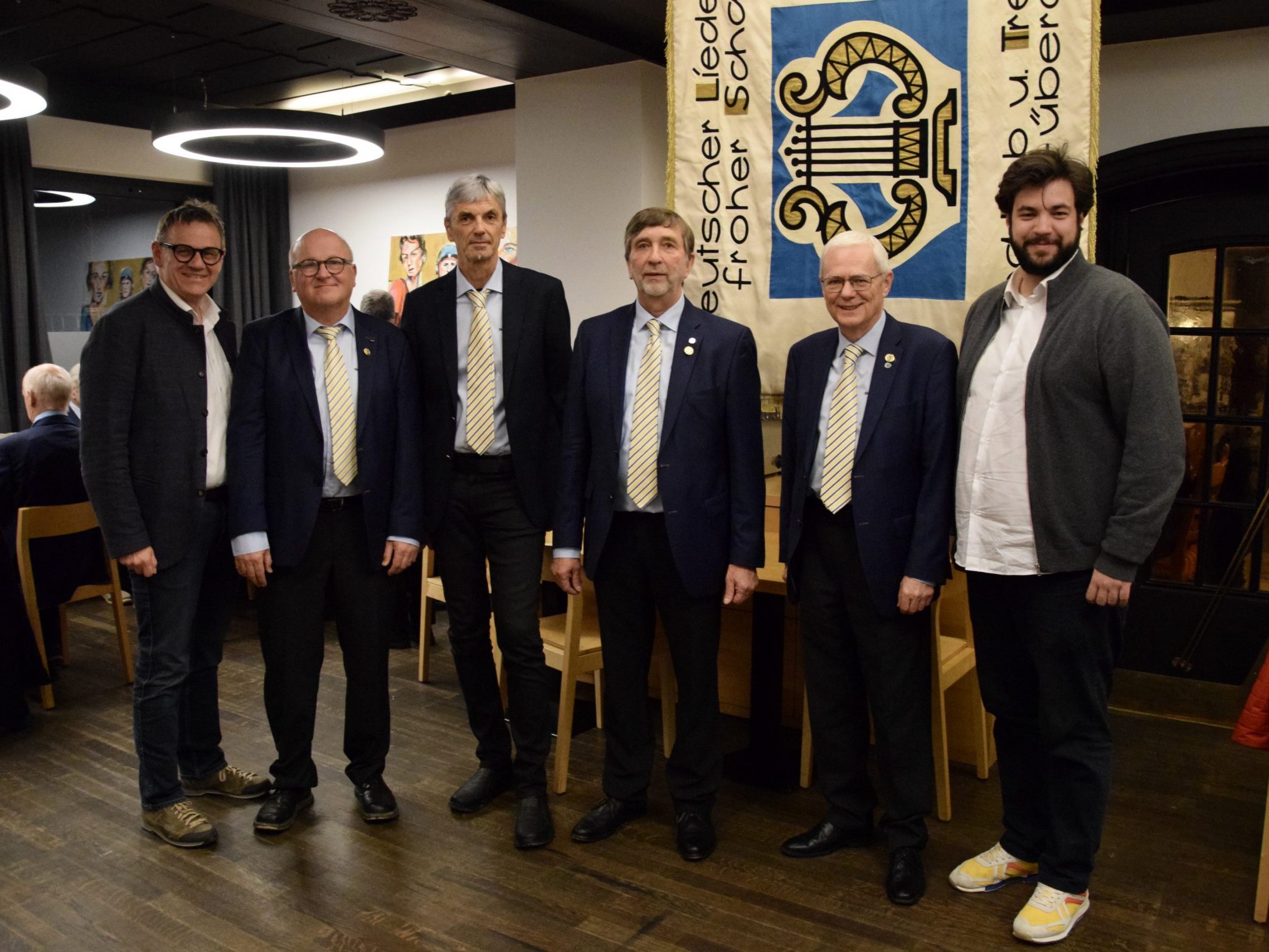 Ein Schnappschuss von der diesjährigen Jahreshauptversammlung des Bludenzer Liederkranzes, von links: Christoph Thoma, Walter Thöni, Mario Ploner, Peter Bilgeri (Obmann), Walter Schallert und Cenk Dogan. Ein Schnappschuss von der diesjährigen Jahreshauptversammlung des Bludenzer Liederkranzes, von links: Christoph Thoma, Walter Thöni, Mario Ploner, Peter Bilgeri (Obmann), Walter Schallert und Cenk Dogan.