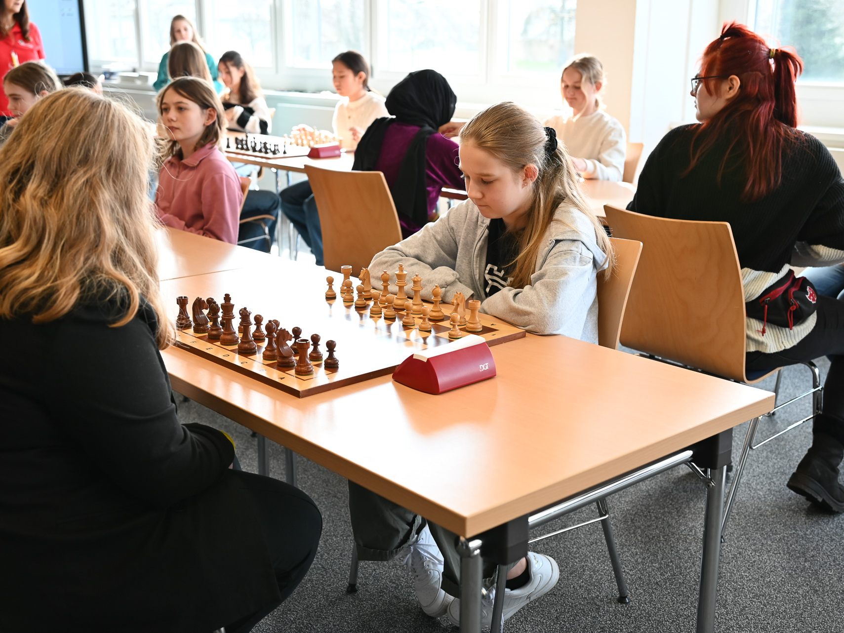Am Donnerstag fanden die Landesmeisterschaften im Mädchen Schulschach statt. Am Donnerstag fanden die Landesmeisterschaften im Mädchen Schulschach statt.