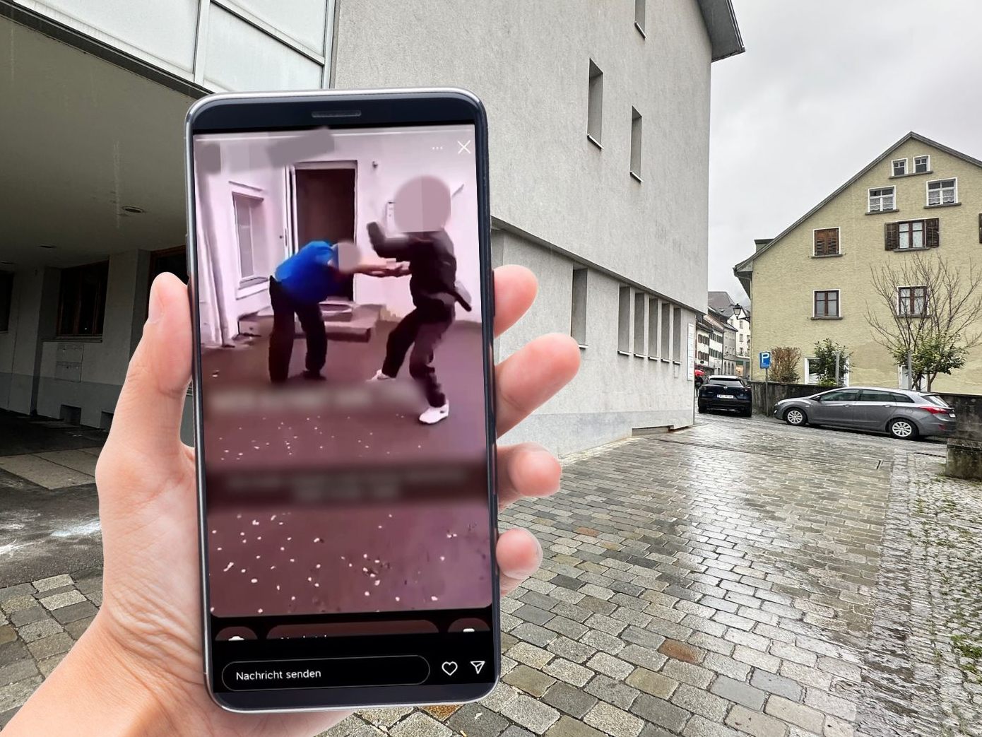 Ein Video, das zeigt, wie ein Jugendlicher einen Mann attackiert, schlägt hohe Wellen. Ein Video, das zeigt, wie ein Jugendlicher einen Mann attackiert, schlägt hohe Wellen.