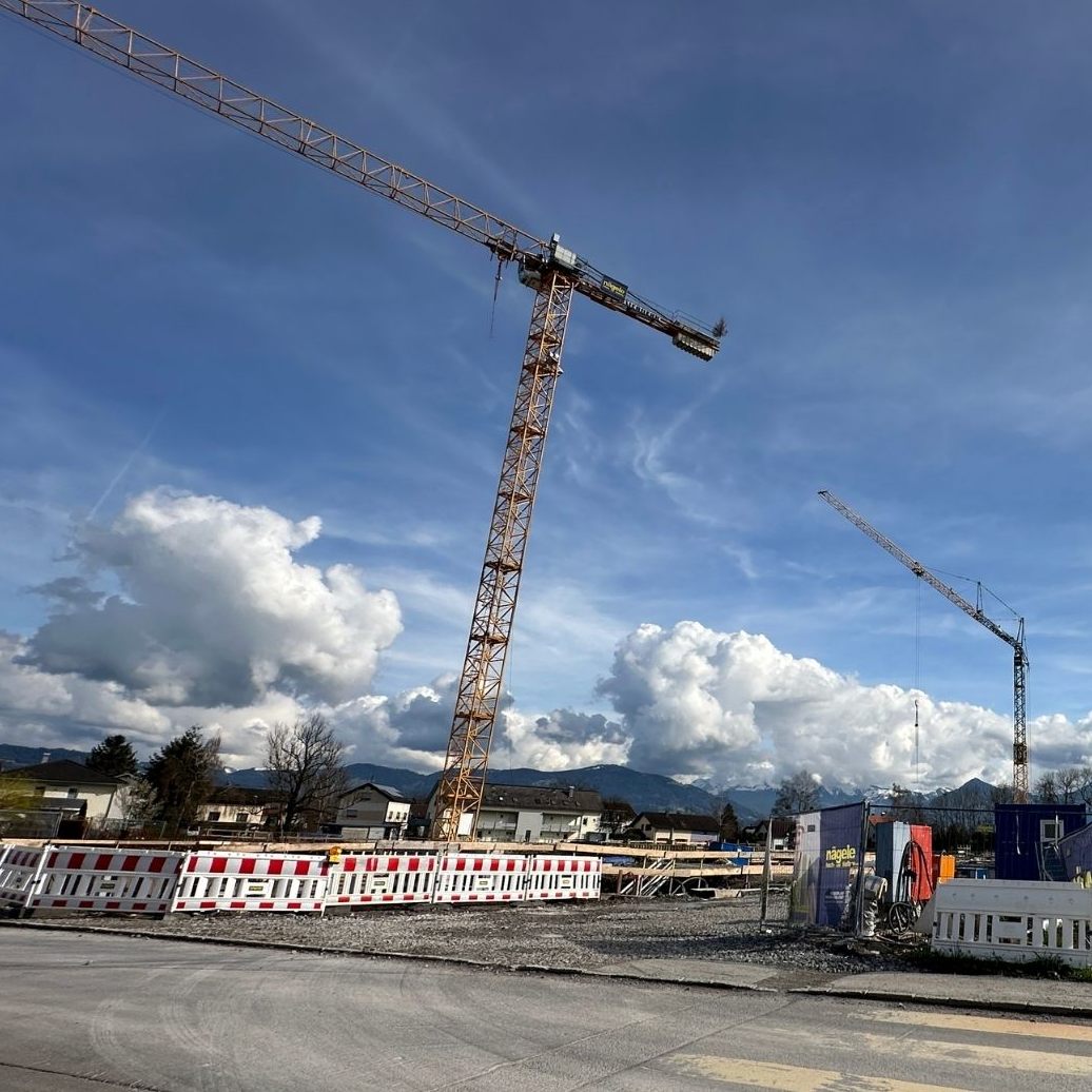 In Hard entstehen 172 neue Wohnungen. Bürgermeister Staudinger gibt Details zum Projekt.