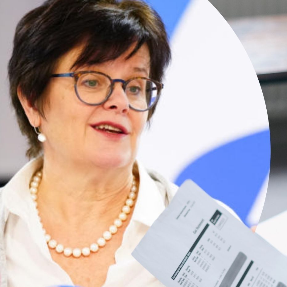 Petra Draxl, AMS Geld online beantragen