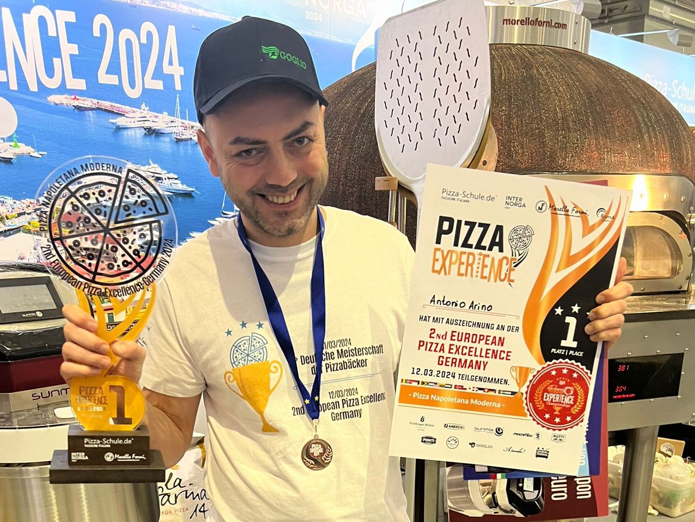 Antonio Arino ist Europameister im Pizzabacken. Antonio Arino ist Europameister im Pizzabacken.