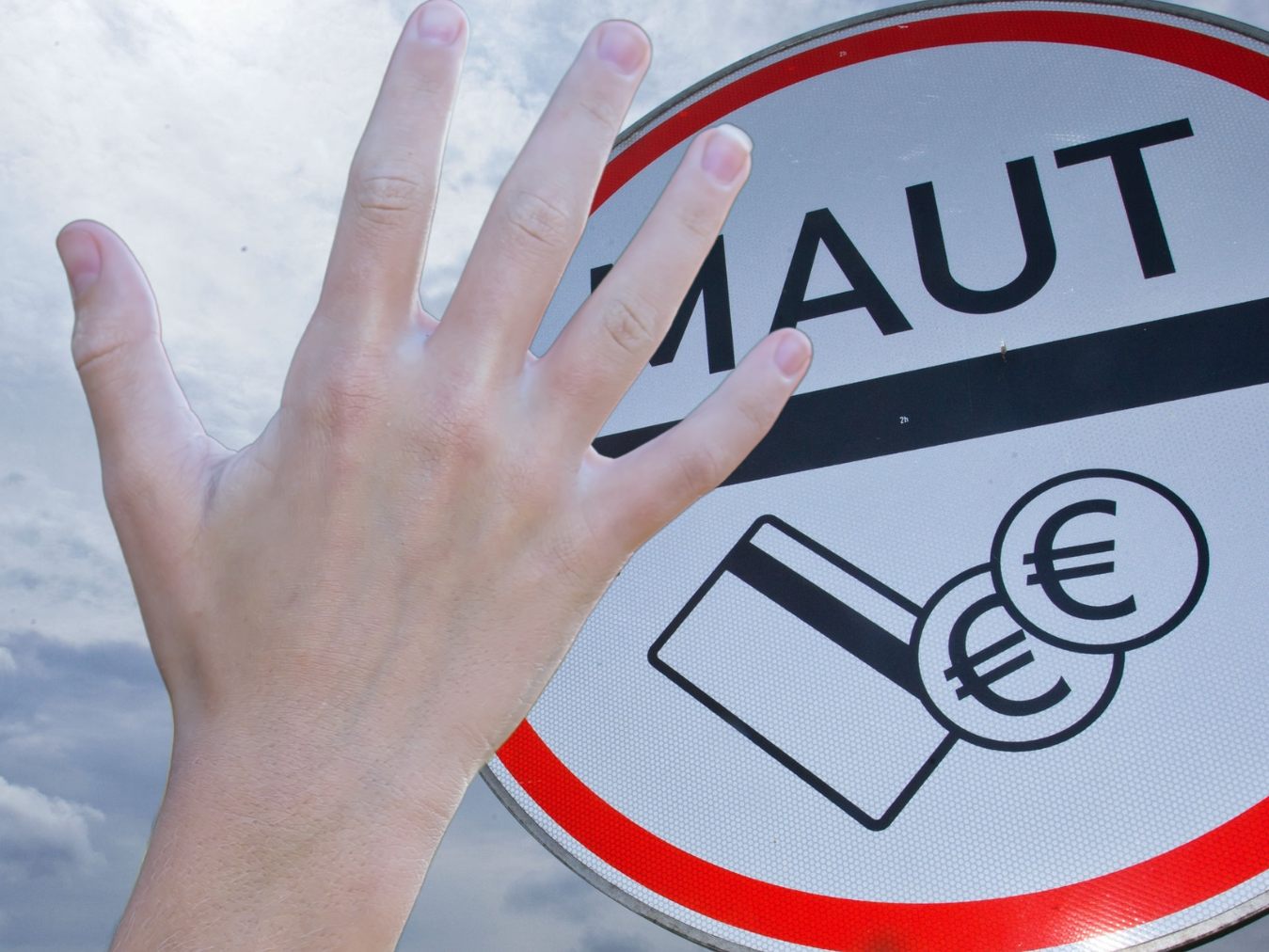 Jugendlicher wollte Verkehrszeichen abklatschen, und wurde dabei schwer verletzt. (Symbolbild)