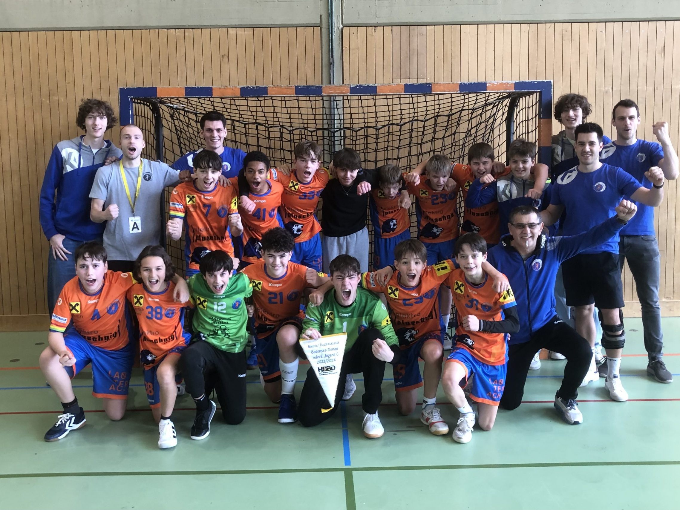 Der HCB Lauterach mit dem U14-Meistertitel 2024 Der HCB Lauterach mit dem U14-Meistertitel 2024