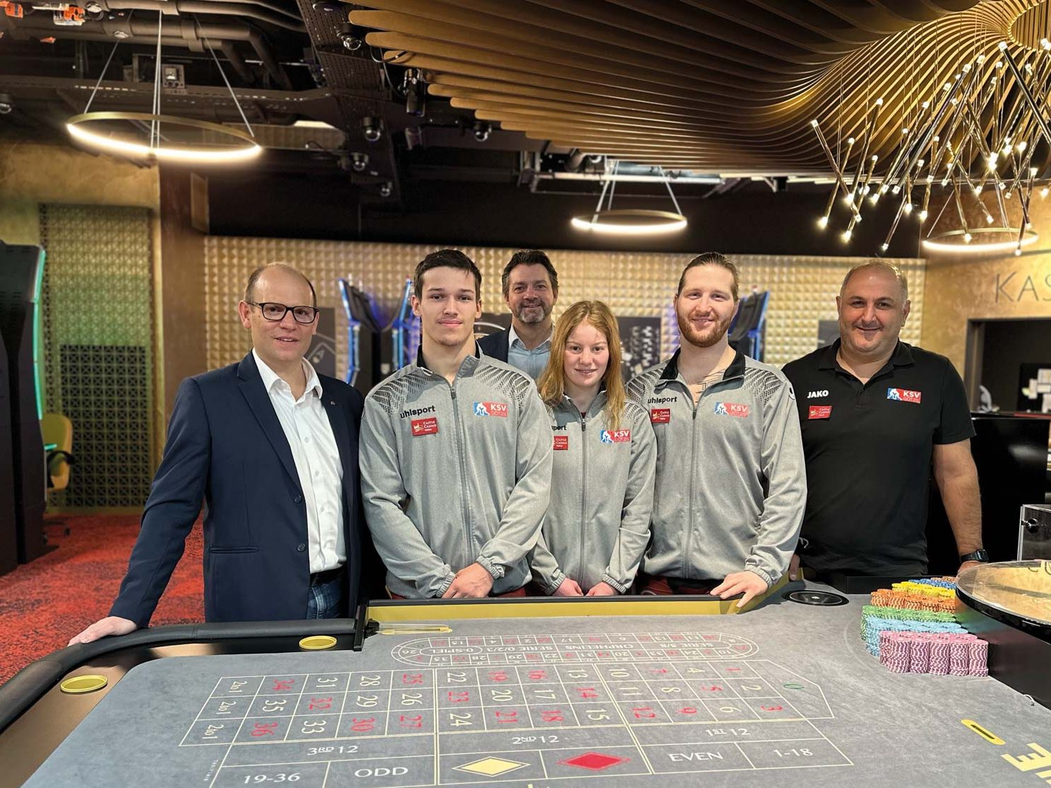 Thomas Banzer (CEO), Linus Häusle, Alex van der Zwan, Sabrina Berchtold, Martin Kogler und Obmann Kemal Demirel.