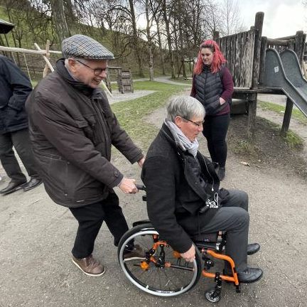 Jürgen Winkler und Christoph Alton machten gemeinsam den Selbsttest auf dem Sandplatz.