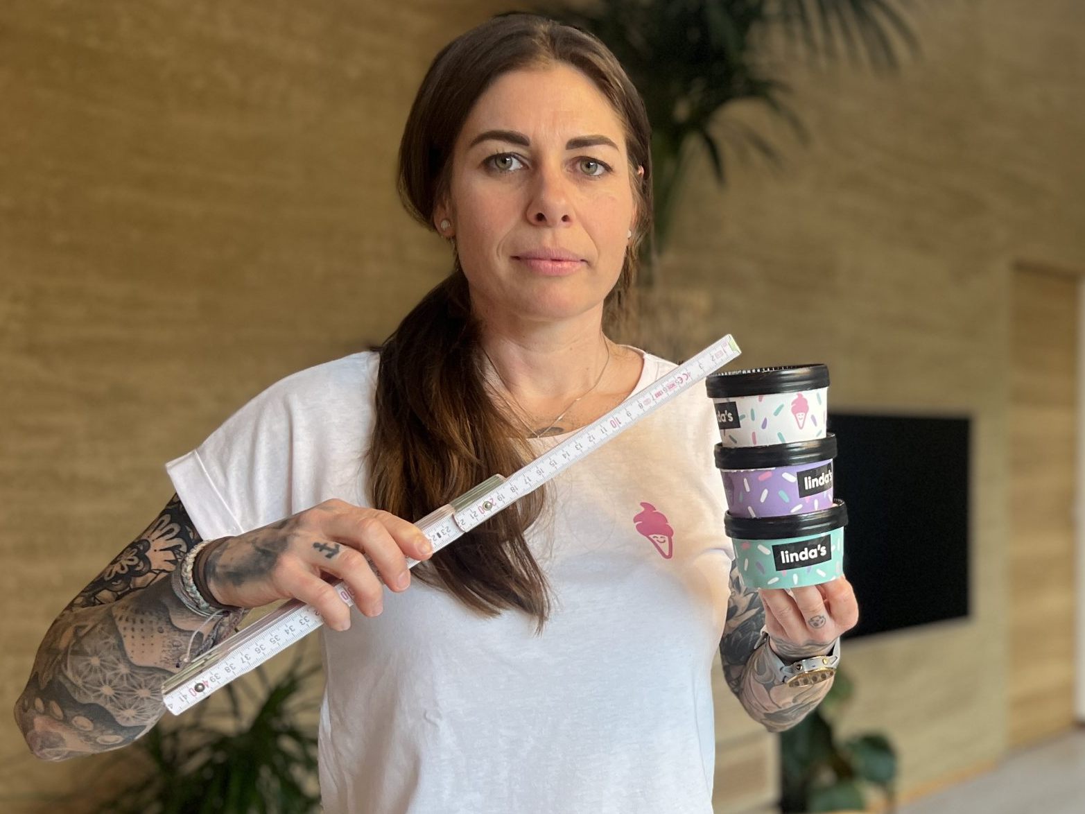 Linda kämpft gegen die Bürokratie: Produktbezeichnung und Schriftgrößen sind der Grund für eine im Raum stehende Anzeige.