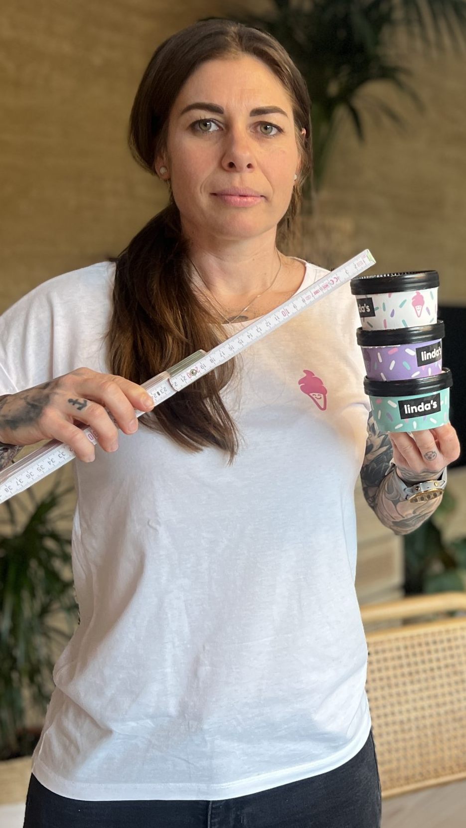 Linda kämpft gegen die Bürokratie: Produktbezeichnung und Schriftgrößen sind der Grund für eine im Raum stehende Anzeige.