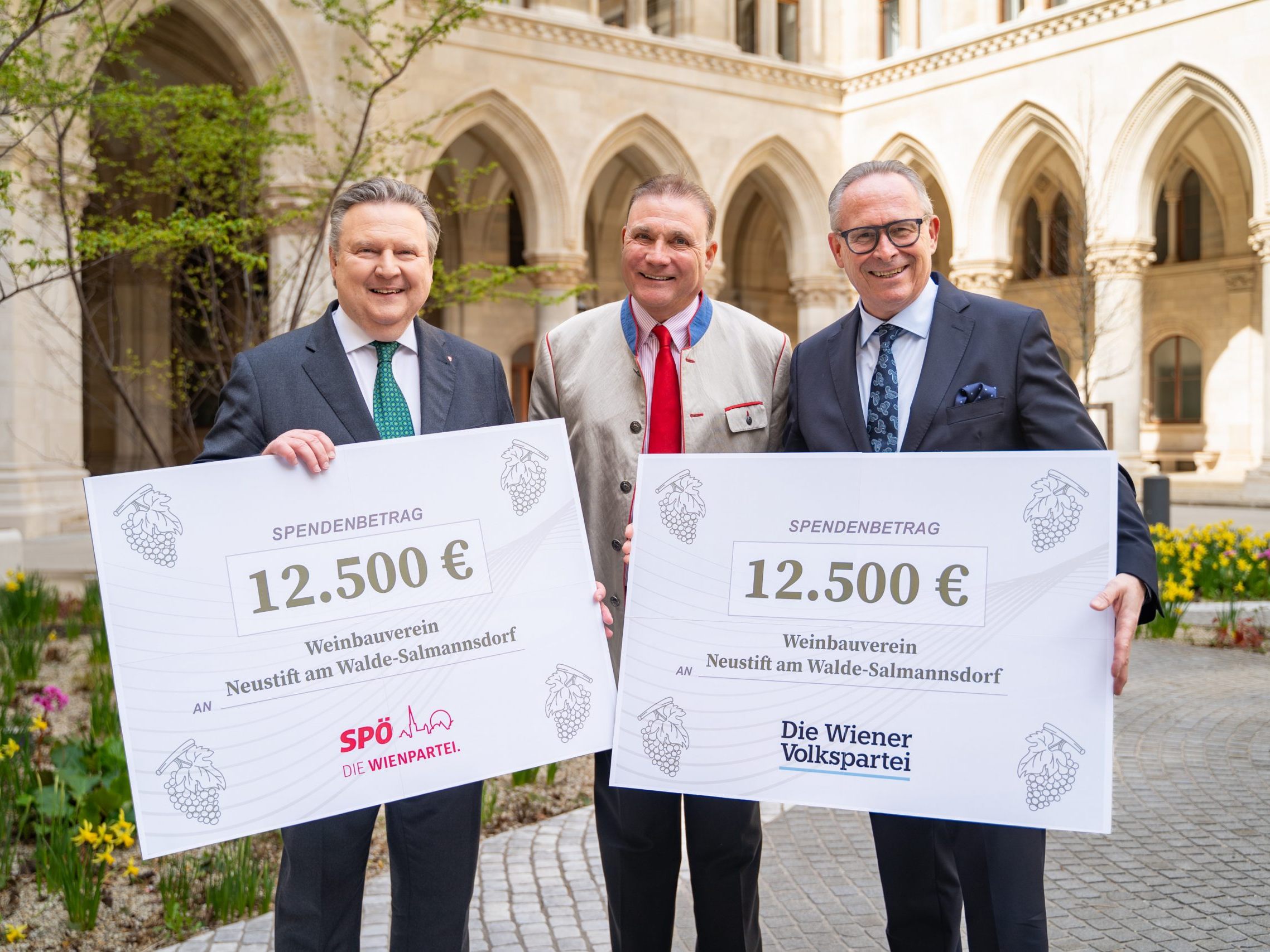 Politischer Schulterschluss zur Rettung des Neustifter Kirtags. Politischer Schulterschluss zur Rettung des Neustifter Kirtags.