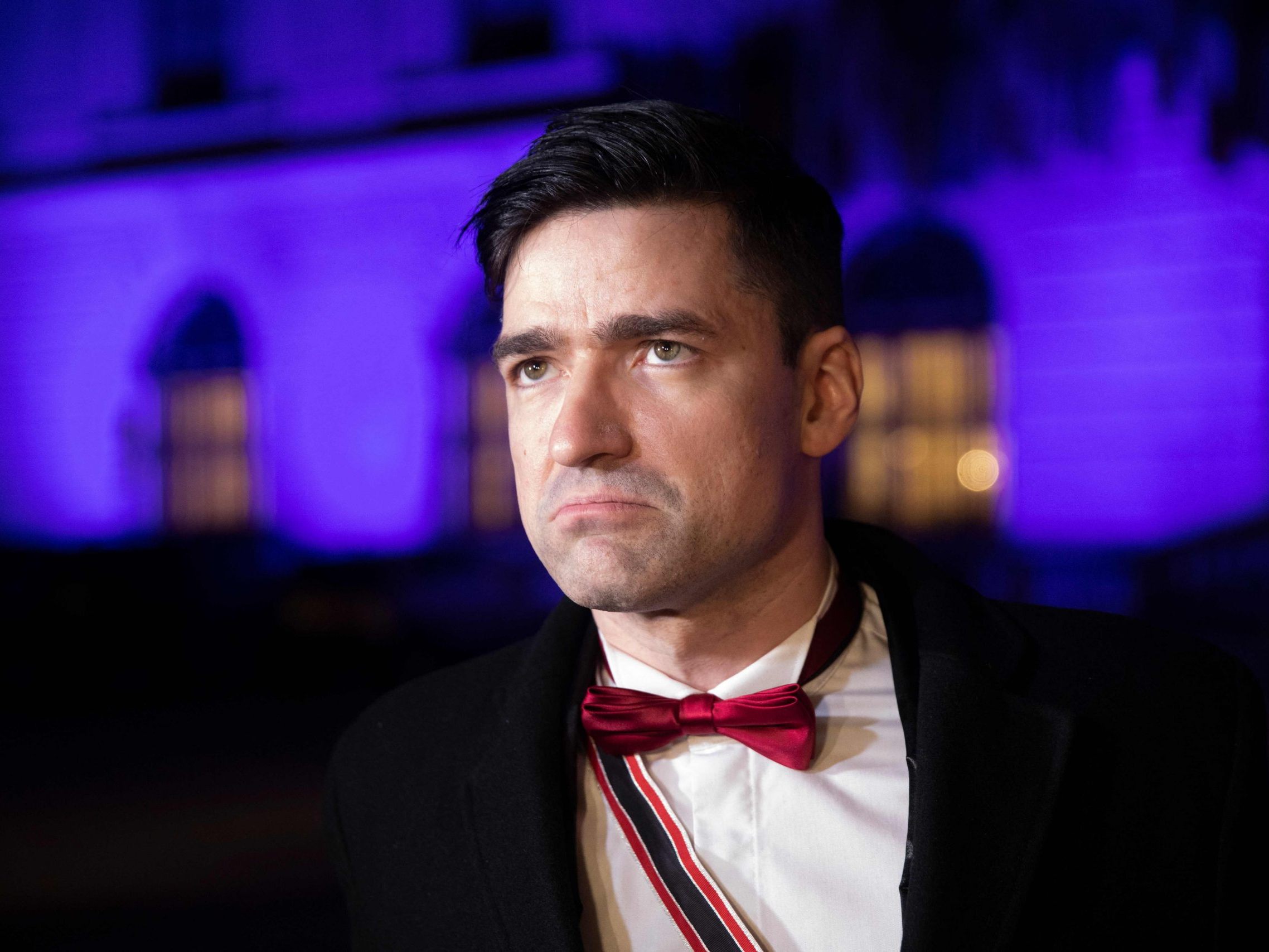 Rechtsextremist Martin Sellner darf nicht mehr nach Deutschland einreisen. Rechtsextremist Martin Sellner darf nicht mehr nach Deutschland einreisen.