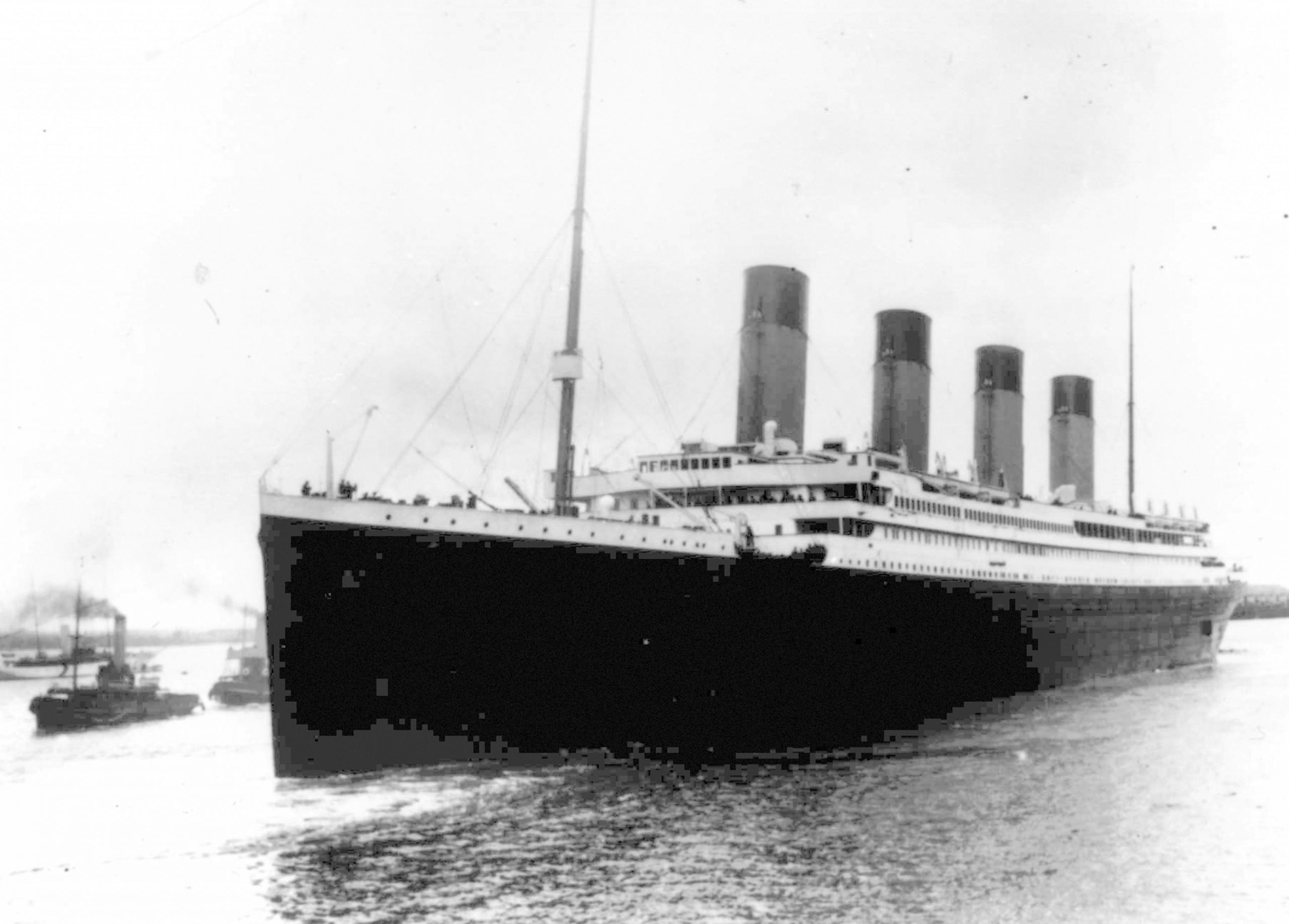 Die Titanic verlässt Southampton, England, am 10. April 1912 zu ihrer Jungfernfahrt.