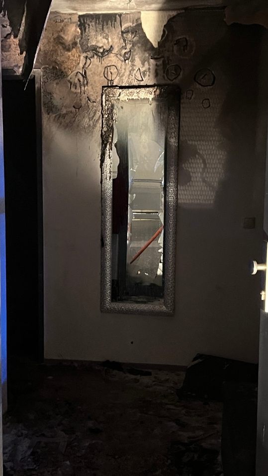 Über 90 Einsatzkräfte waren vor Ort, um den Brand unter Kontrolle zu bringen.