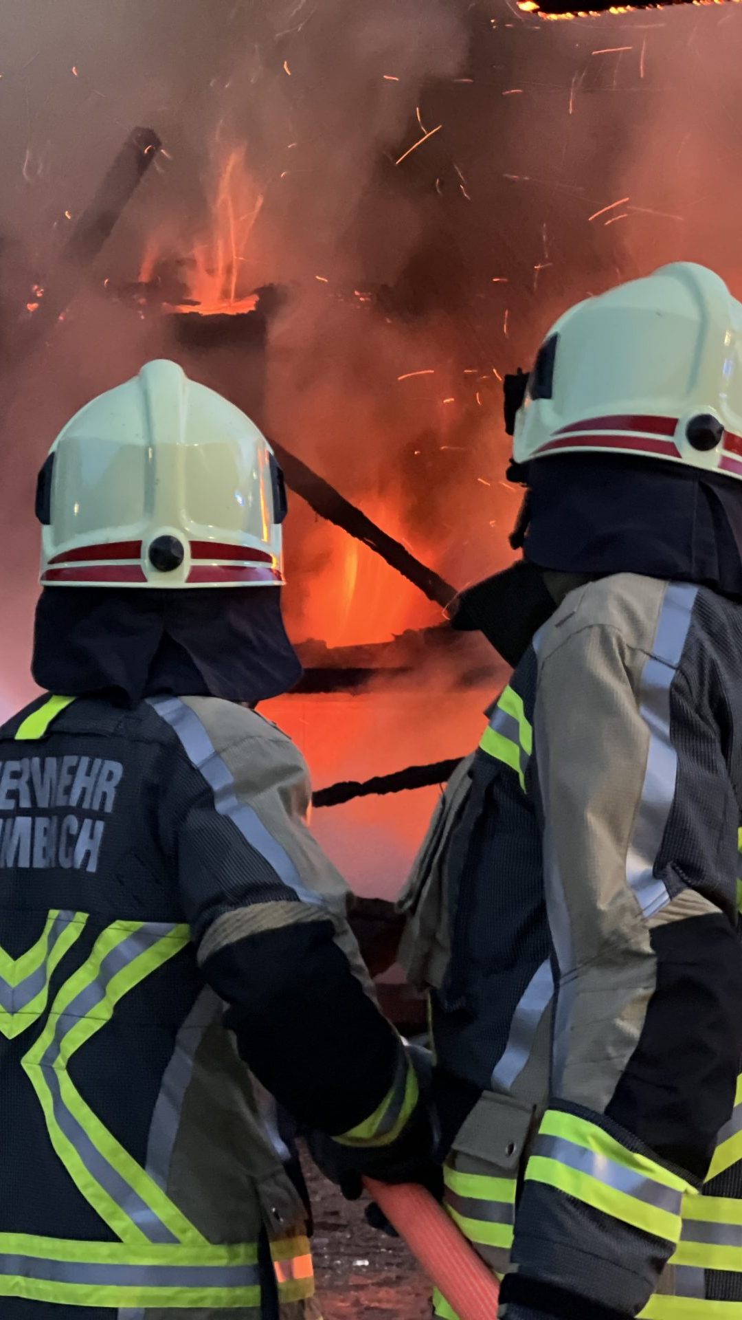 In den frühen Morgenstunden musste die Feuerwehr zu einem Großbrand in Hittisau ausrücken.
