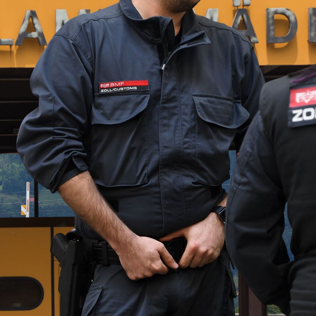 Zollbeamter bei Amtshandlung verletzt