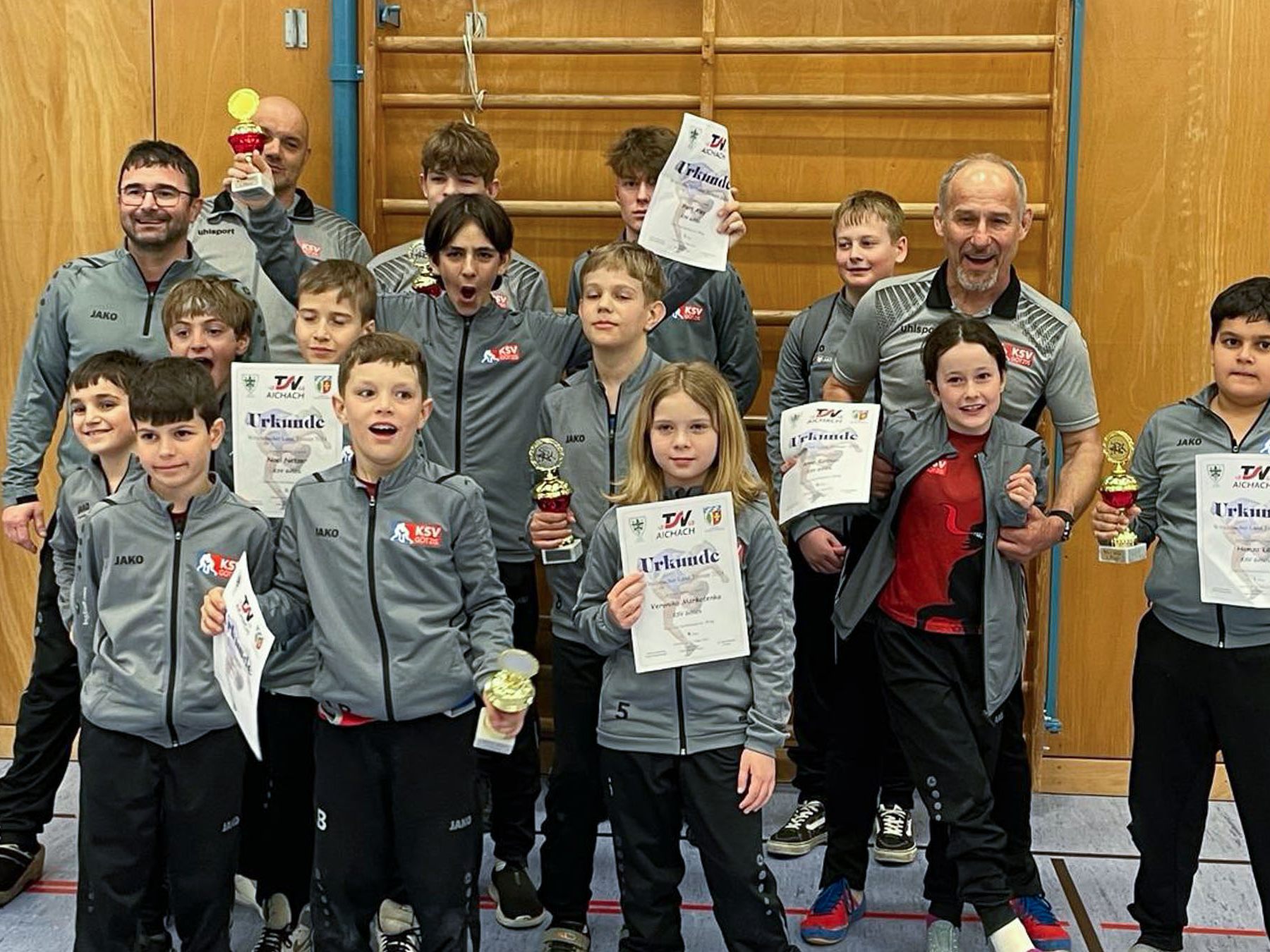 Nachwuchs und Trainer/Betreuer des KSV Götzis Nachwuchs und Trainer/Betreuer des KSV Götzis