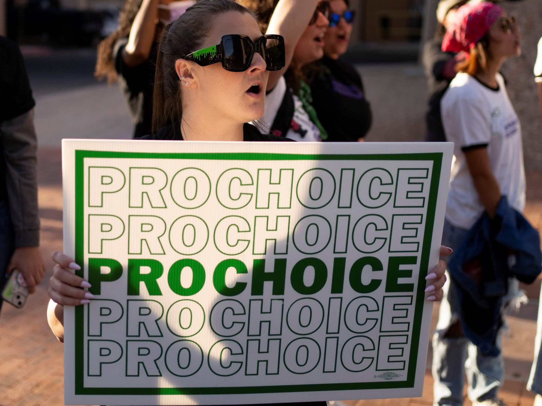 Eine Demonstration von Frauen nach dem Beschluss in Arizona. Eine Demonstration von Frauen nach dem Beschluss in Arizona.
