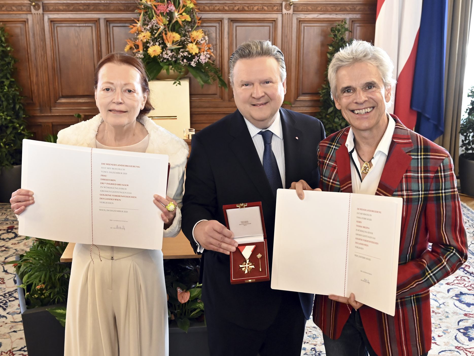 Wiens Bürgermeister Ludwig verlieh Brugger und Brezina das Goldene Verdienstzeichen.