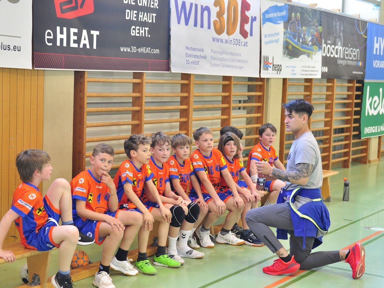 Taktische Besprechung vor dem letzten Spiel Taktische Besprechung vor dem letzten Spiel