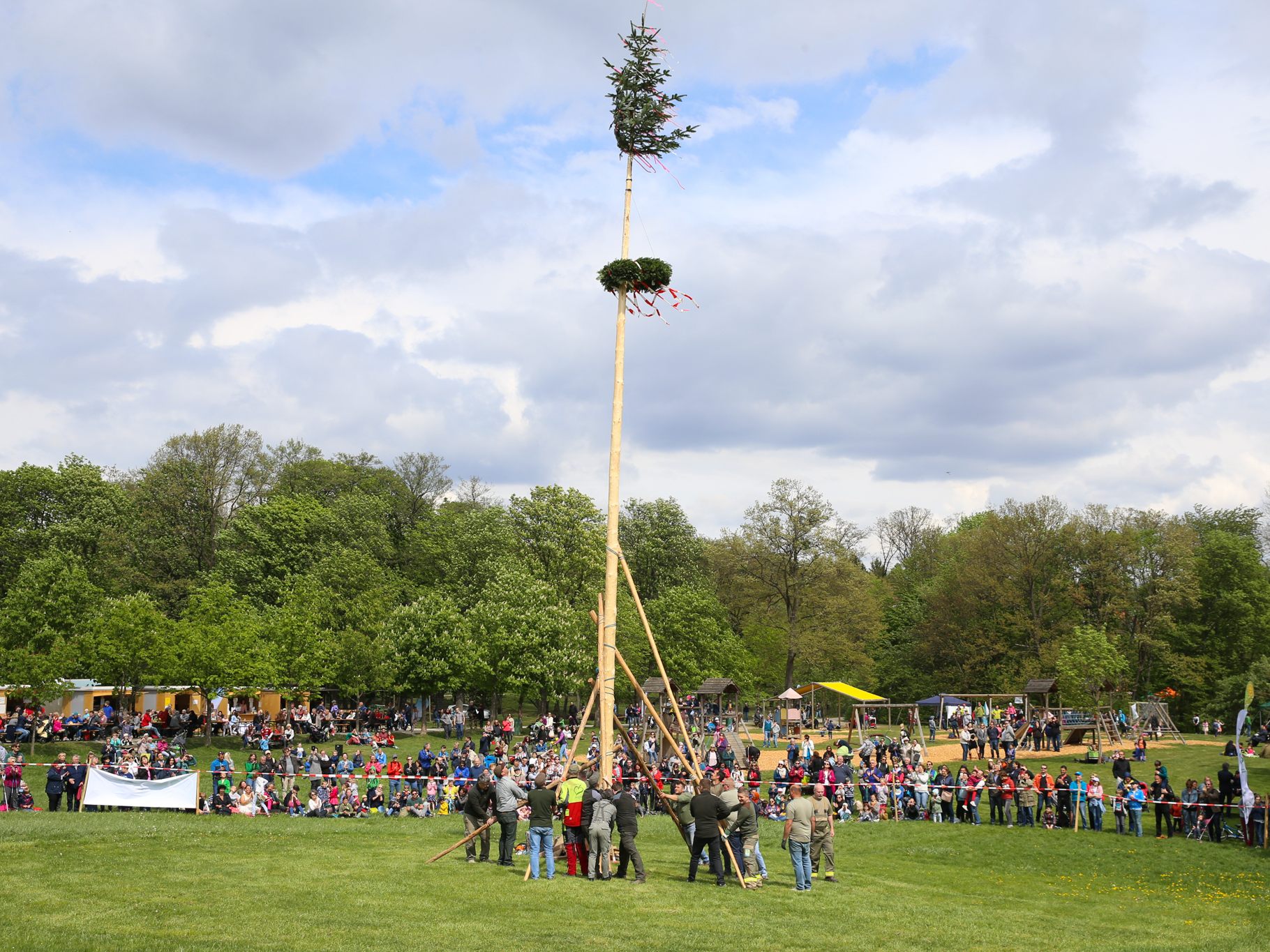 Auch 2024 findet wieder das Frühlingsfest im Lainzer Tiergarten in Wien statt. Auch 2024 findet wieder das Frühlingsfest im Lainzer Tiergarten in Wien statt.