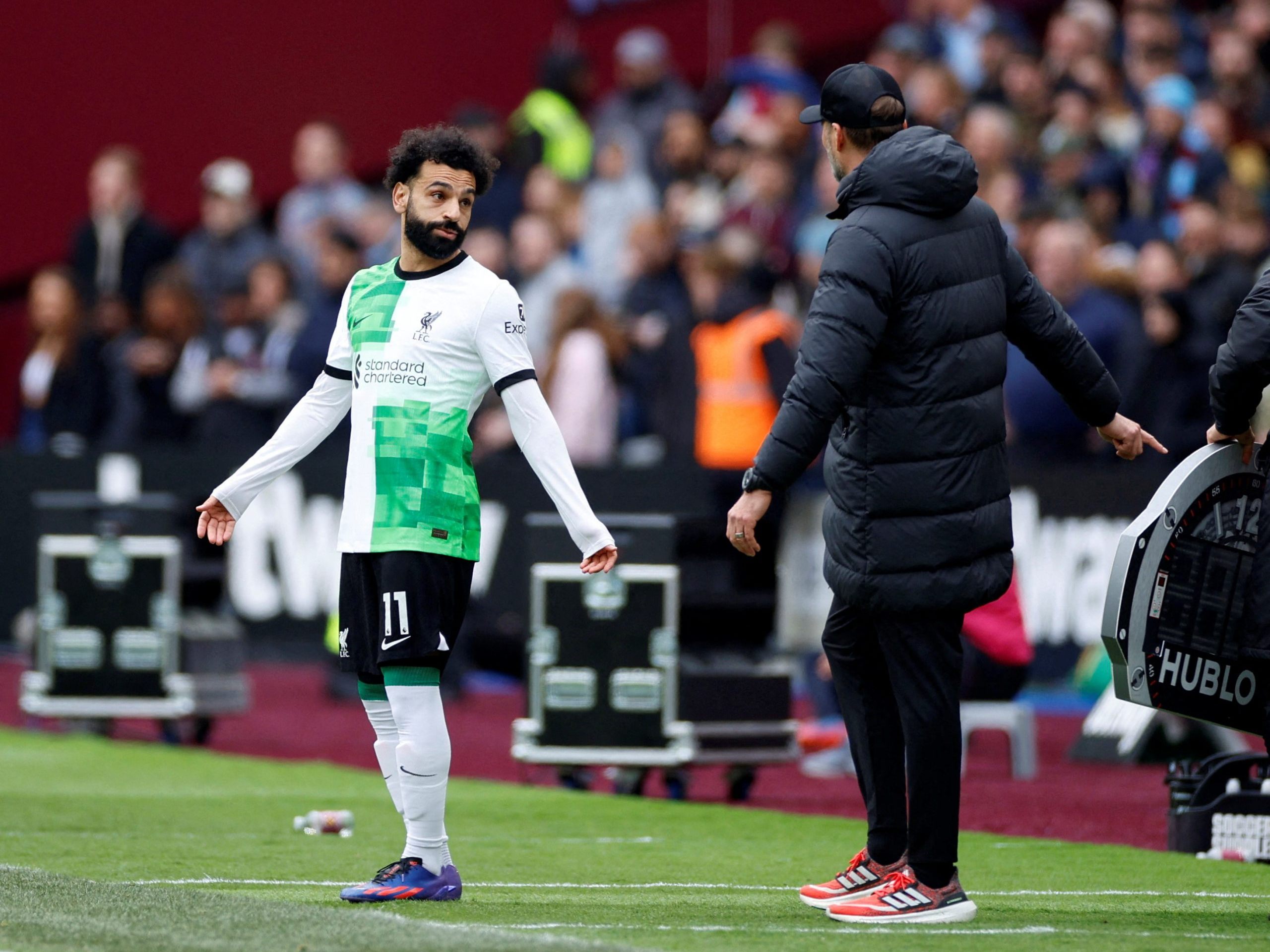 Hitzige Diskussion mit Salah Hitzige Diskussion mit Salah