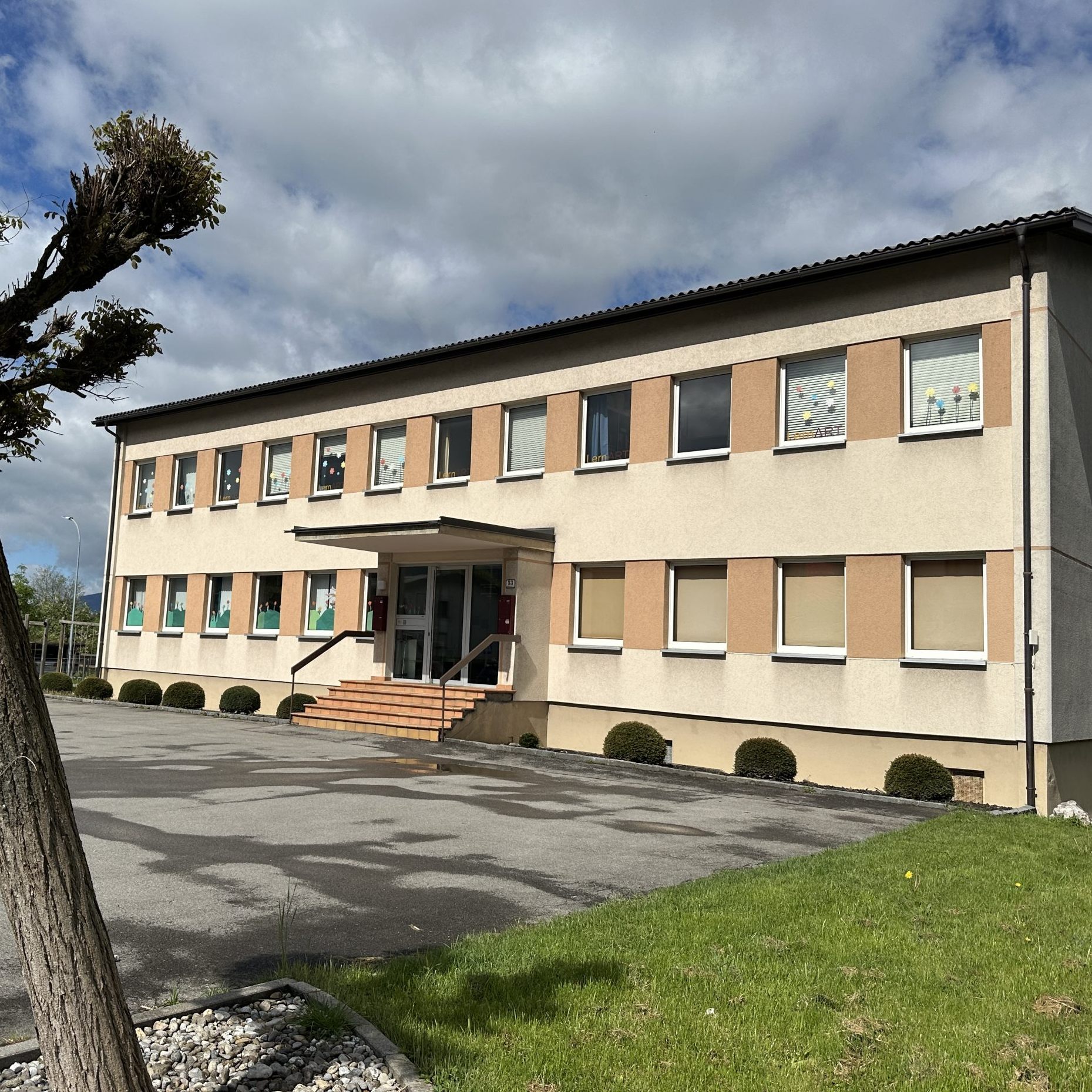 Diese Privatschule muss leider mit Ende des Schuljahres schließen.