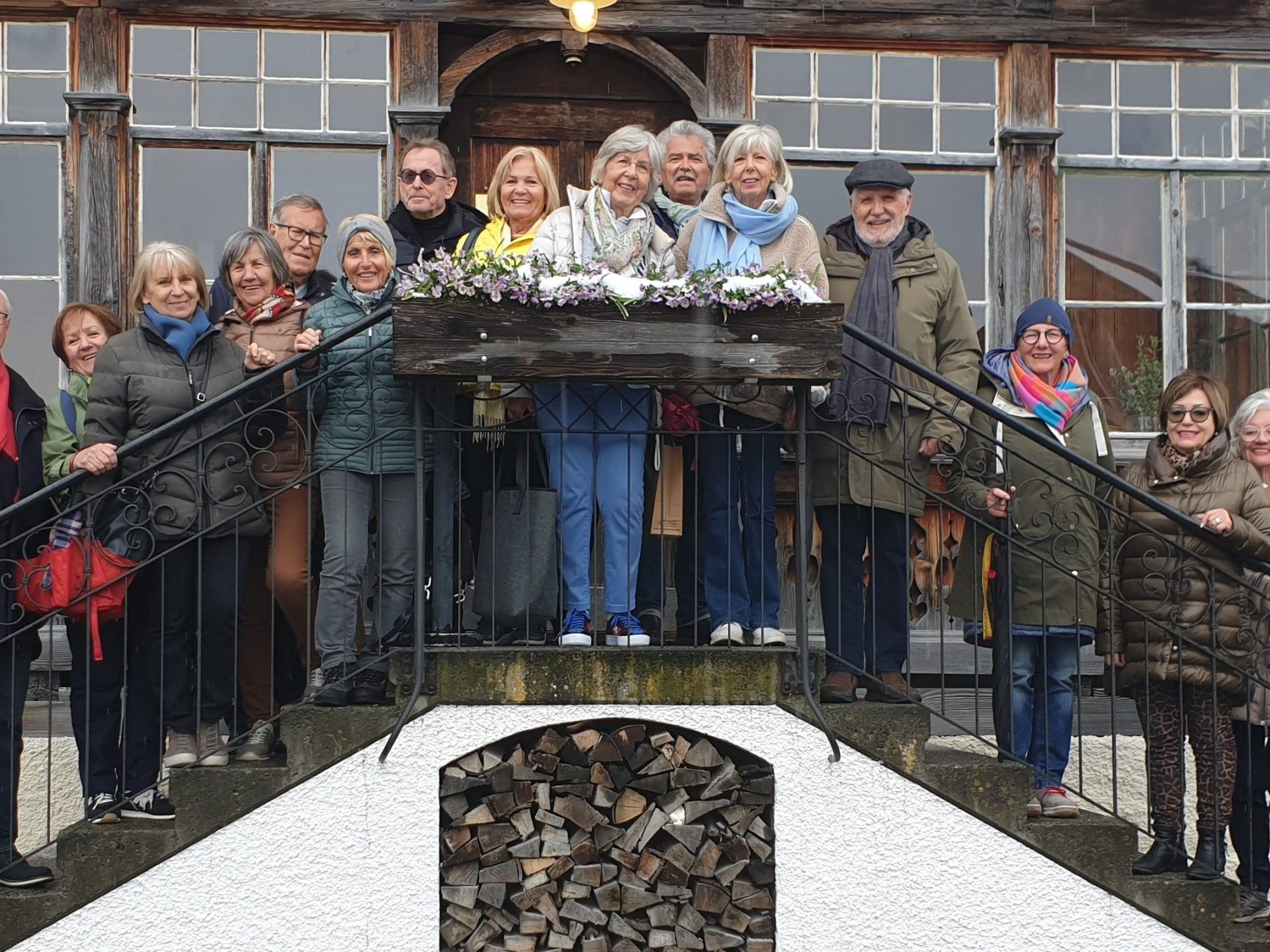 Bregenzer 47er vor dem Gasthaus Löwen in Au-Rehmen Bregenzer 47er vor dem Gasthaus Löwen in Au-Rehmen