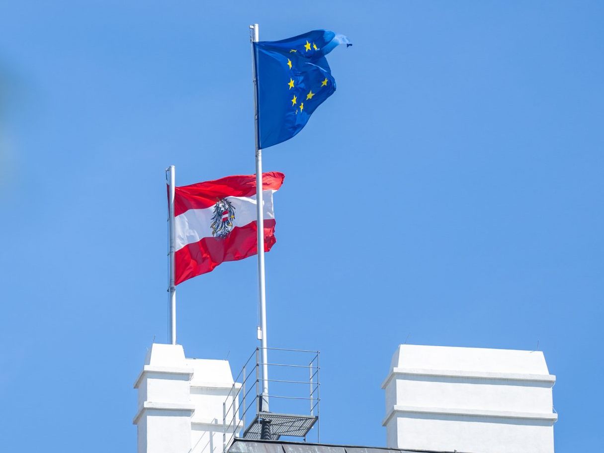 Mehr als die Hälfte der Österreicher findet die EU-Mitgliedschaft wichtig. Mehr als die Hälfte der Österreicher findet die EU-Mitgliedschaft wichtig.