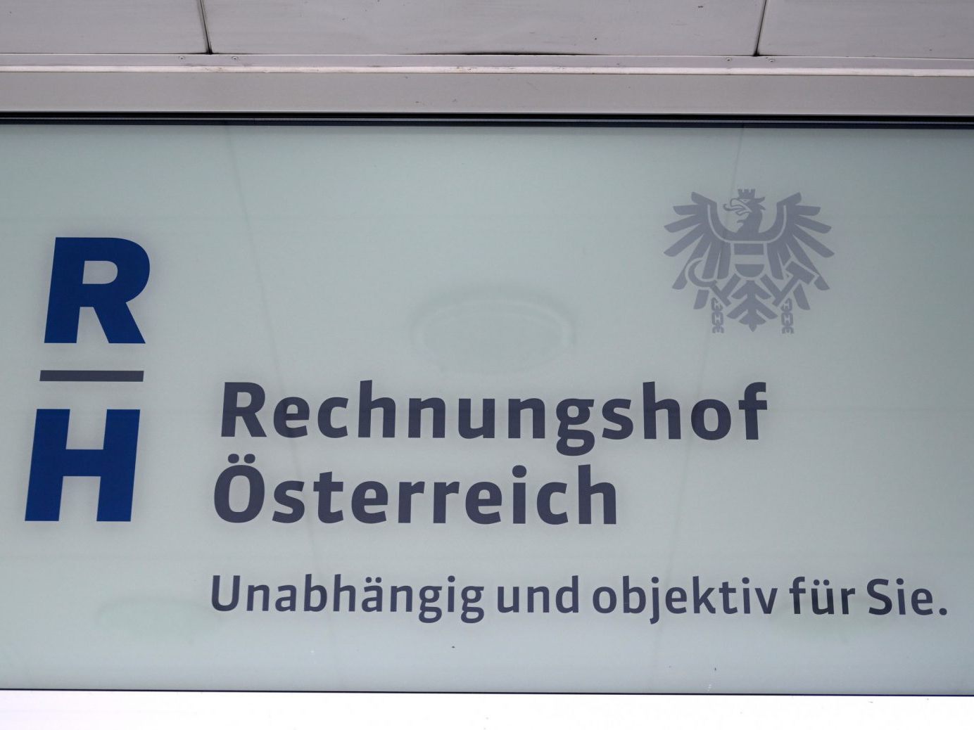 Der Rechnungshof sieht die Rot-Weiß-Rot-Karte als komplex und schwer verständlich.