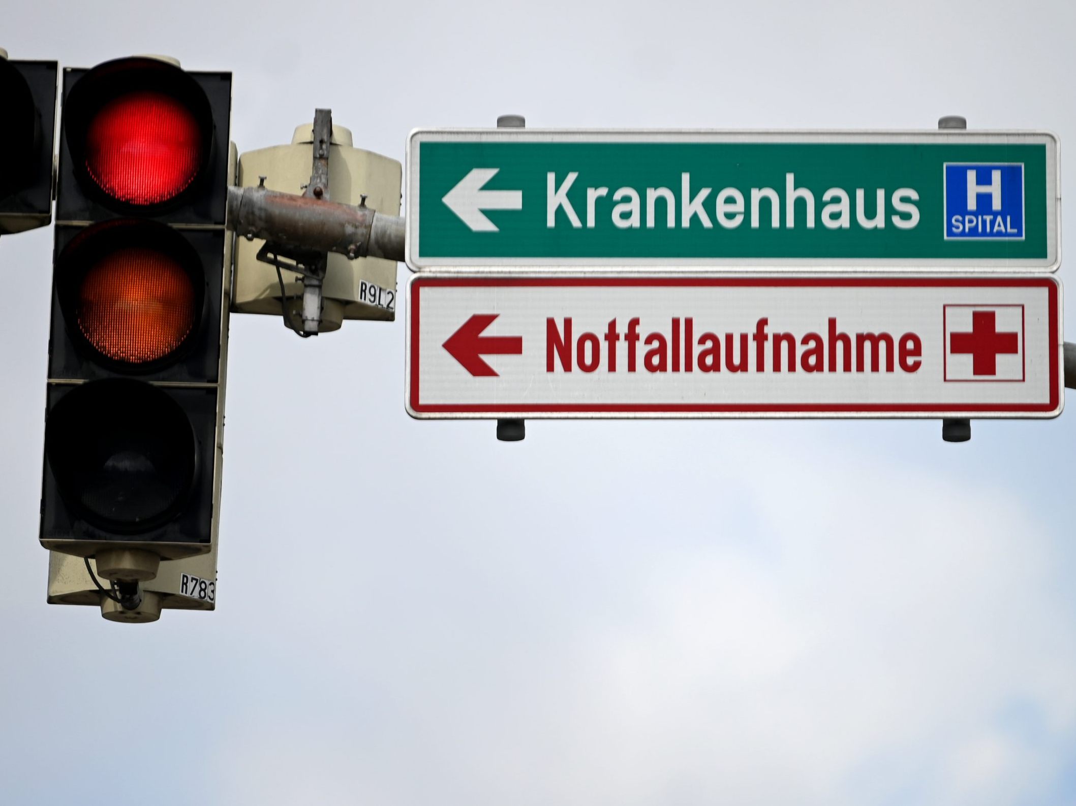 Eine 19-Jährige wurde von einem Alkolenker angefahren.