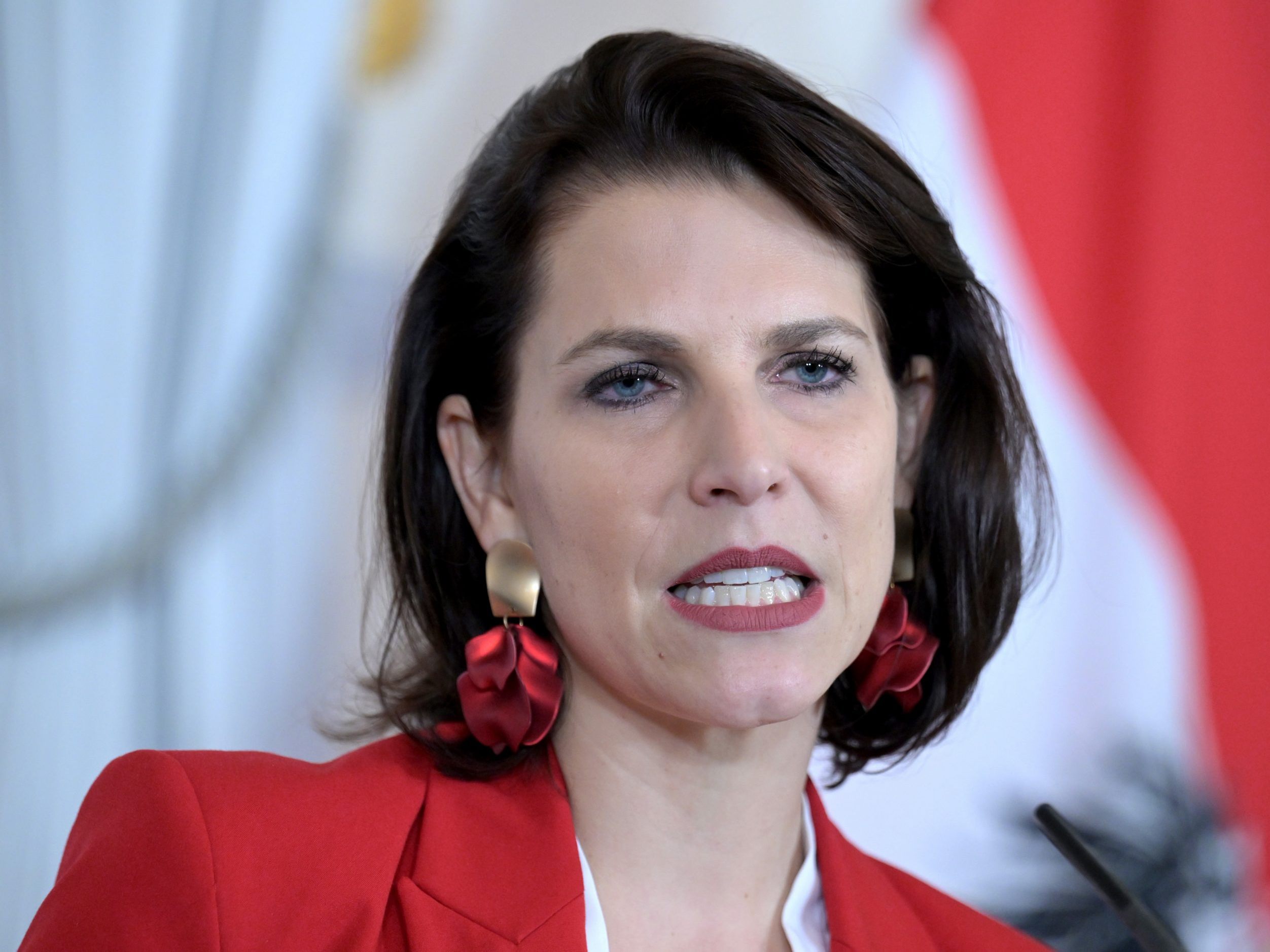 Edtstadler kann mit der Babler-SPÖ "nicht wirklich was anfangen".