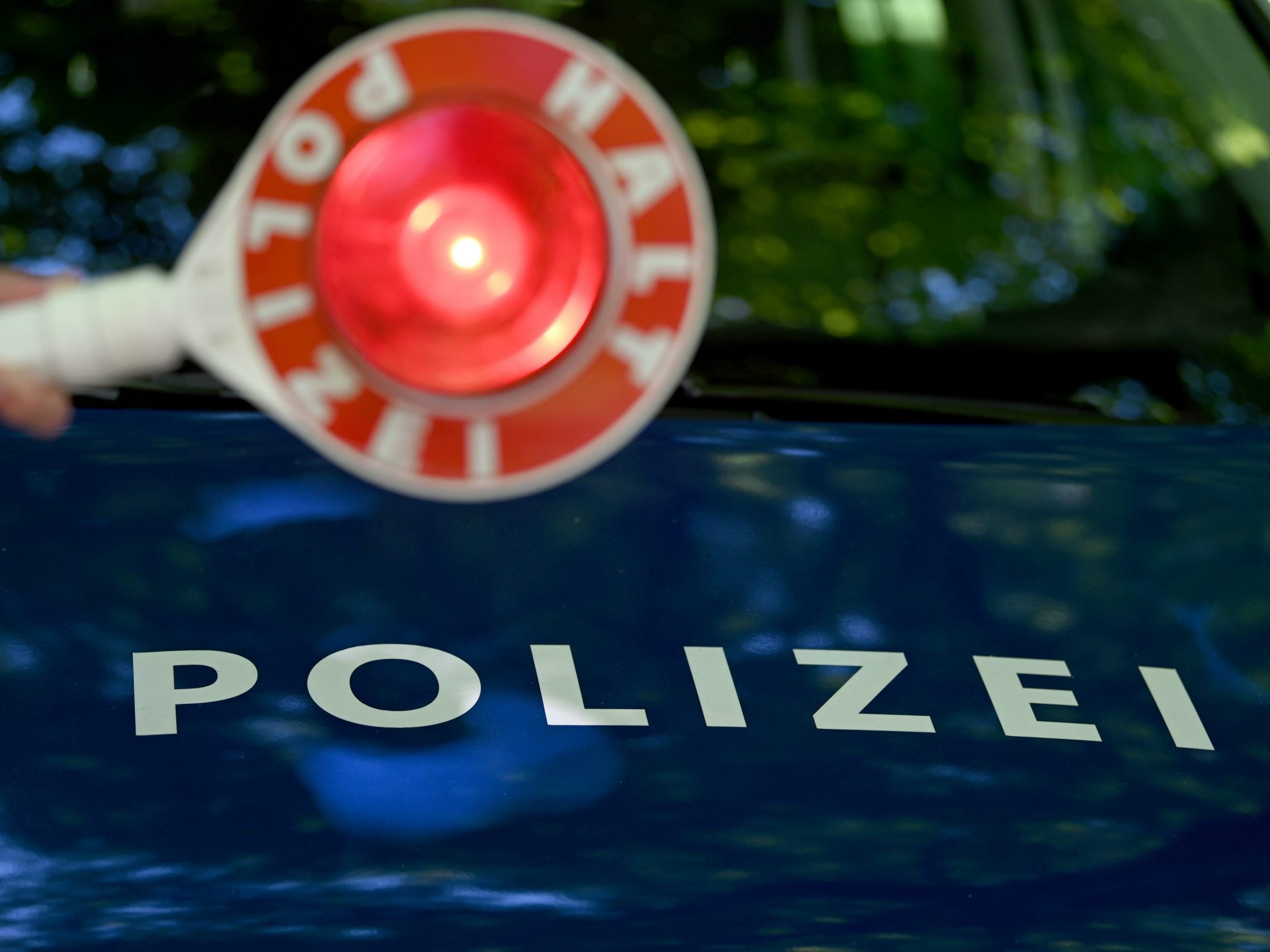 Die 18-Jährige fuhr trotz der Führerscheinabnahme weiter.