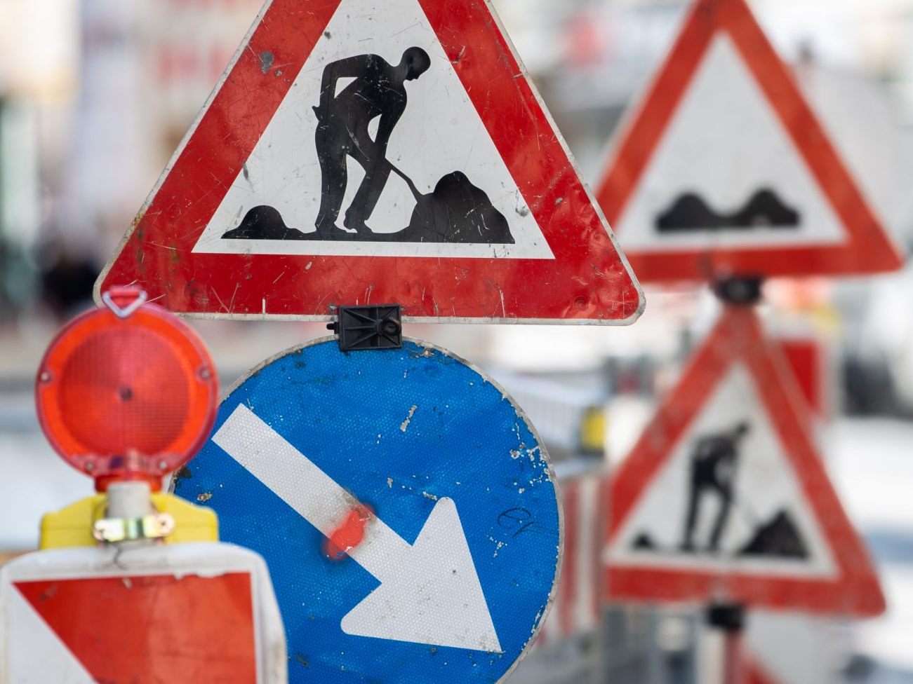 Die Fahrbahn der Winckelmannstraße wird saniert. Die Fahrbahn der Winckelmannstraße wird saniert.