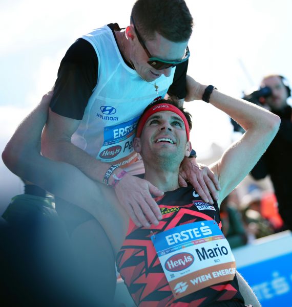 ABD0057_20240421 – WIEN – STERREICH: Mario Bauernfeind (AUT) am Sonntag, 21. April 2024, anl. des 41. Vienna City Marathons (VCM) in Wien. – FOTO: APA/EVA MANHART
