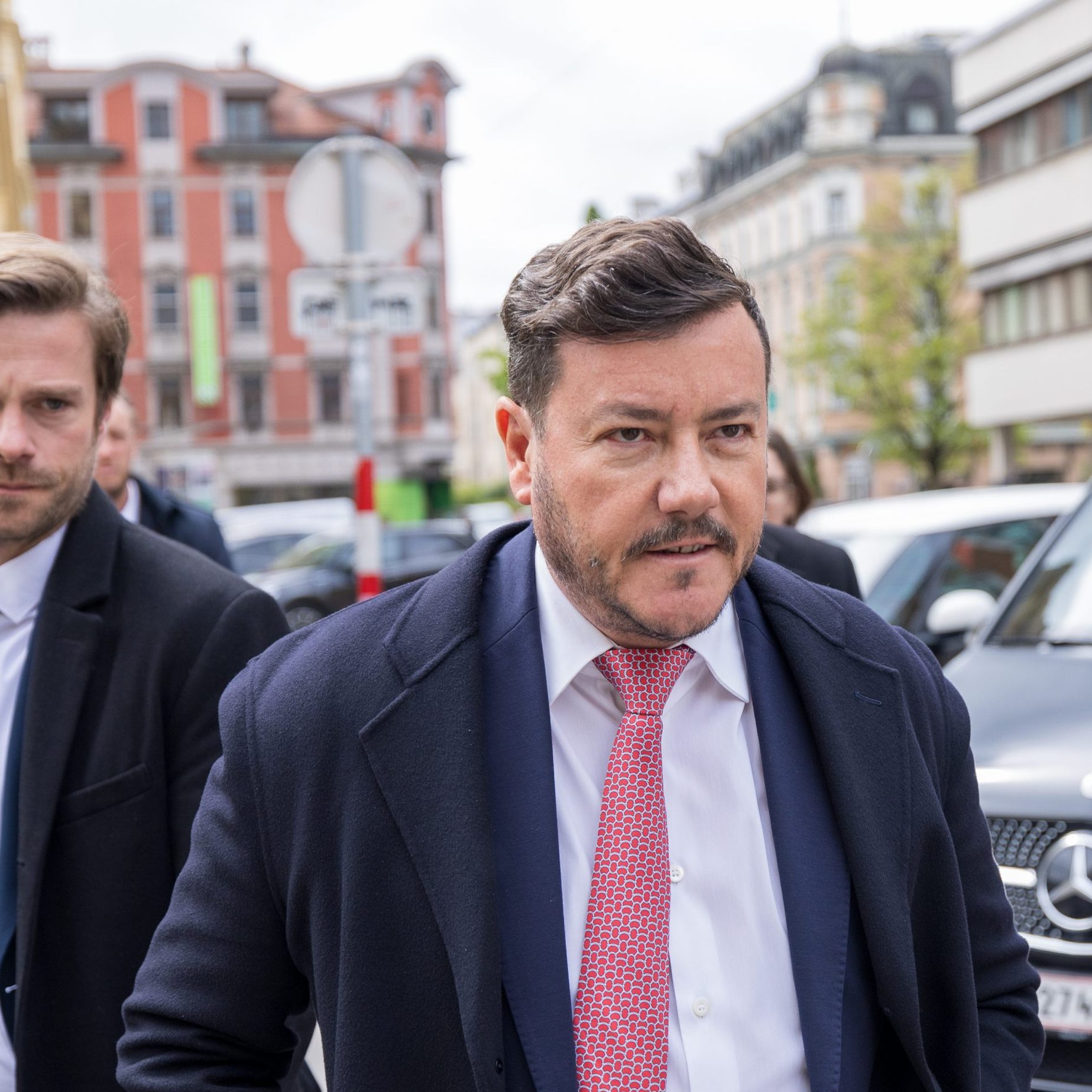 Rene Benko hat eine Beugestrafe bekommen.