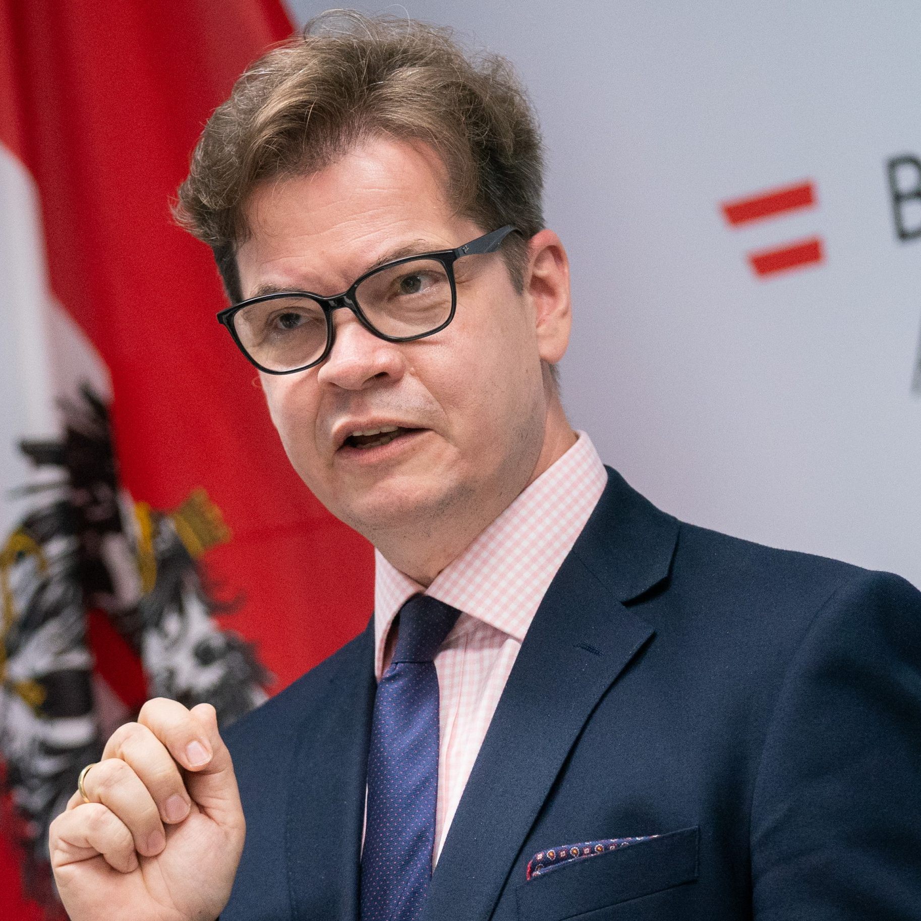 IV-Generalsekretär Neumayer schlug eine 41-Stunden-Woche vor.