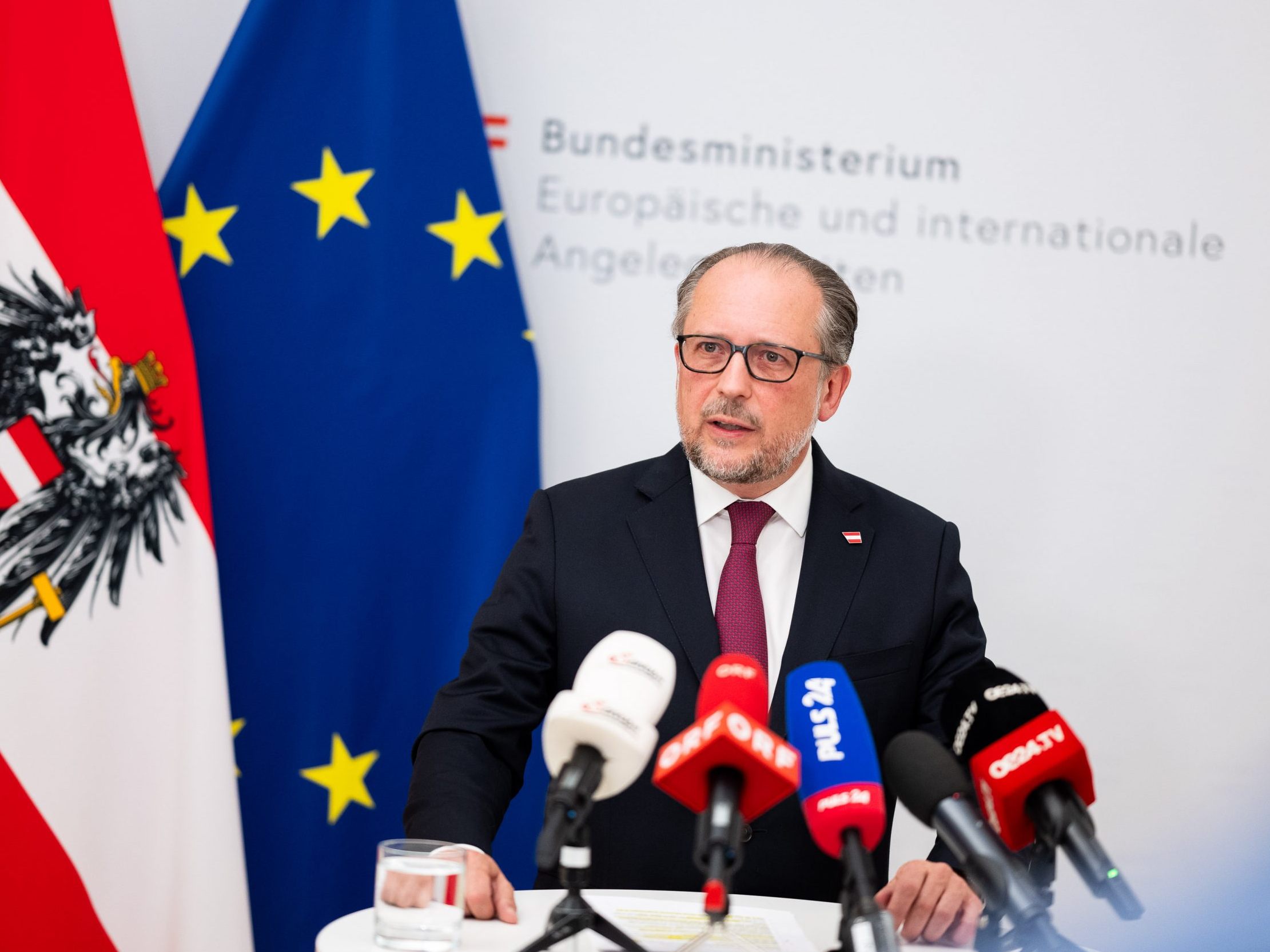Der Außenminister Alexander Schallenberg macht einen Besuch in der Schweiz Der Außenminister Alexander Schallenberg macht einen Besuch in der Schweiz