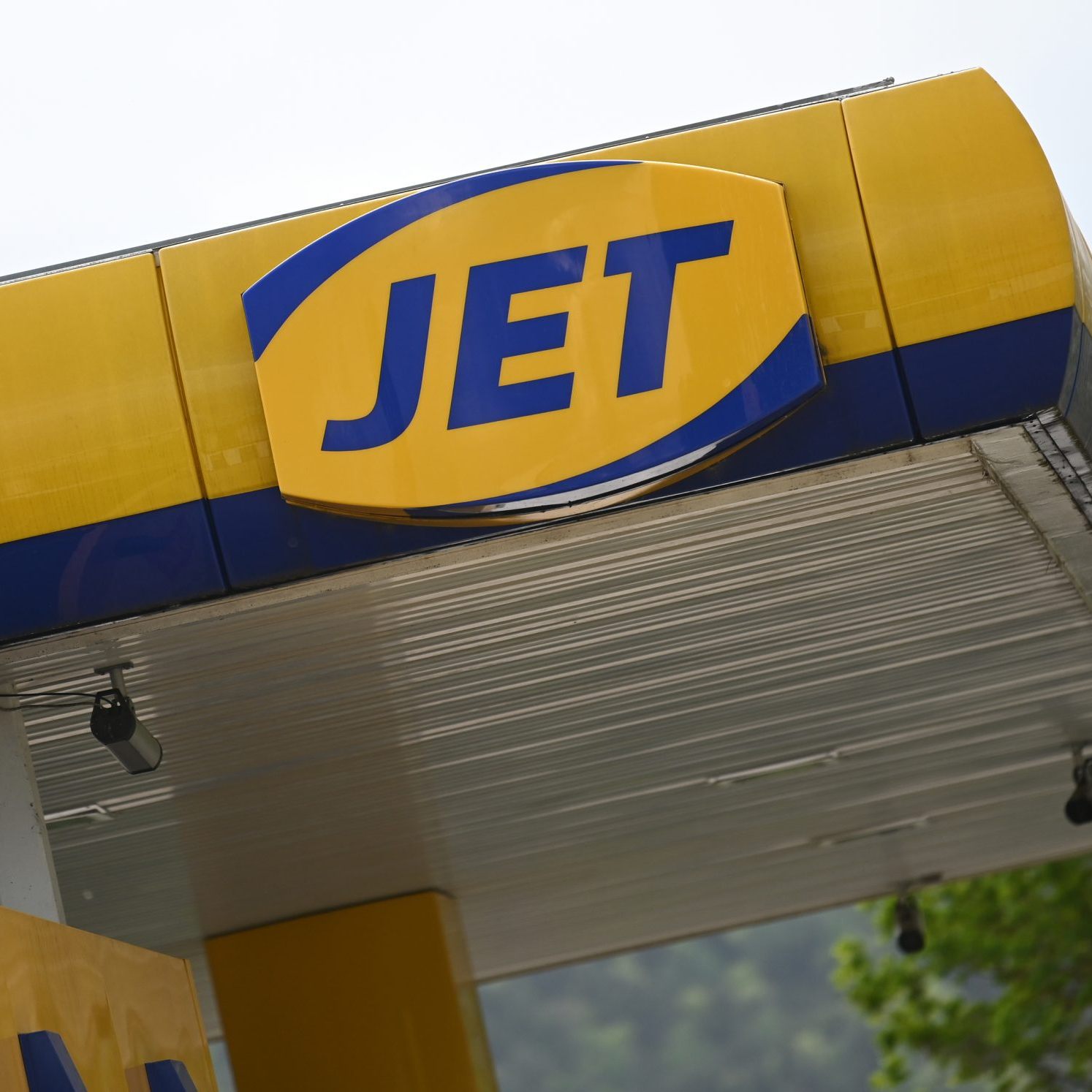 Der US-Mutterkonzern verkauft alle 162 JET-Tankstellen in Österreich.