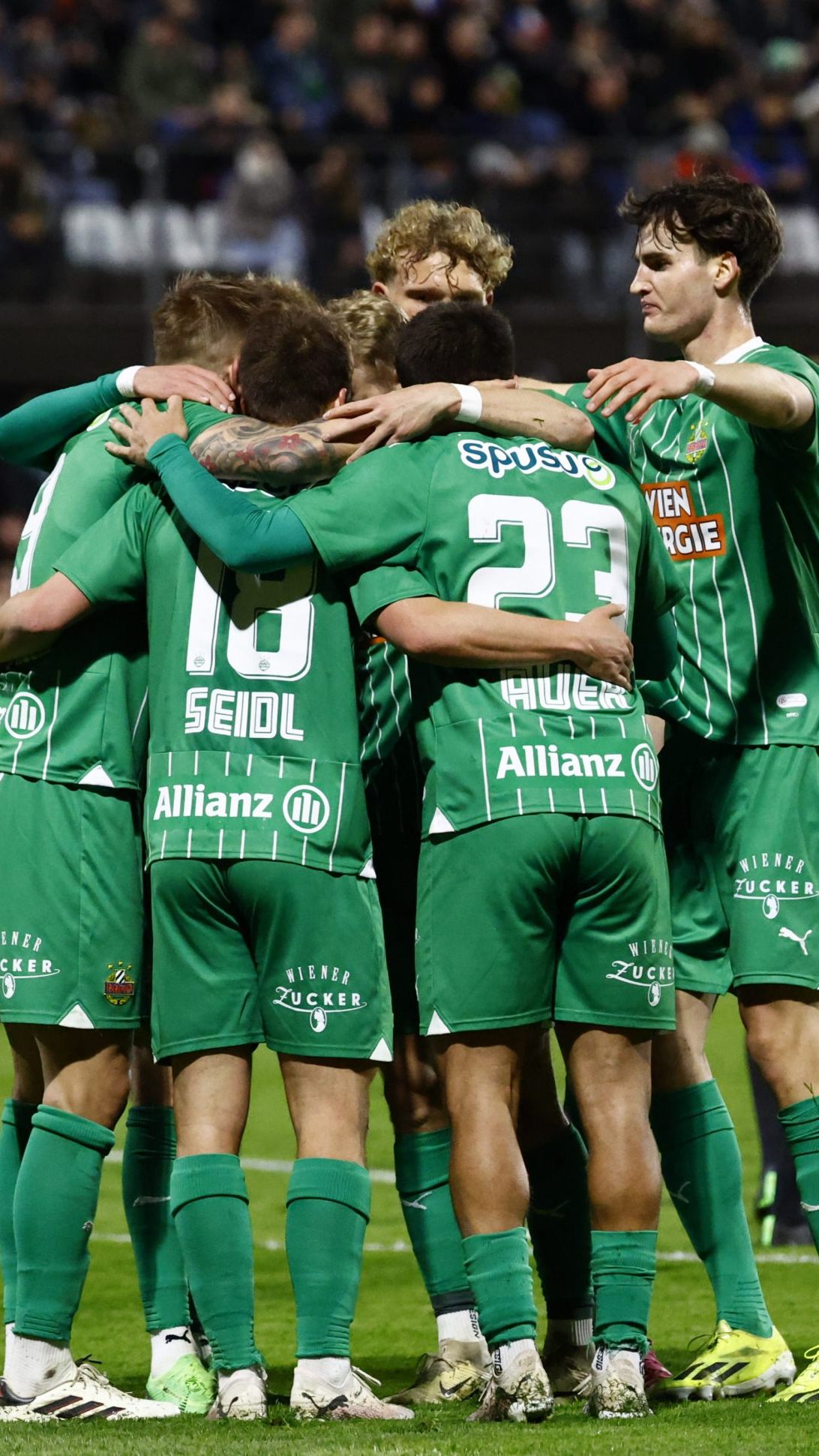 Rapid Wien jubelte über ein 3:0 gegen Leoben.