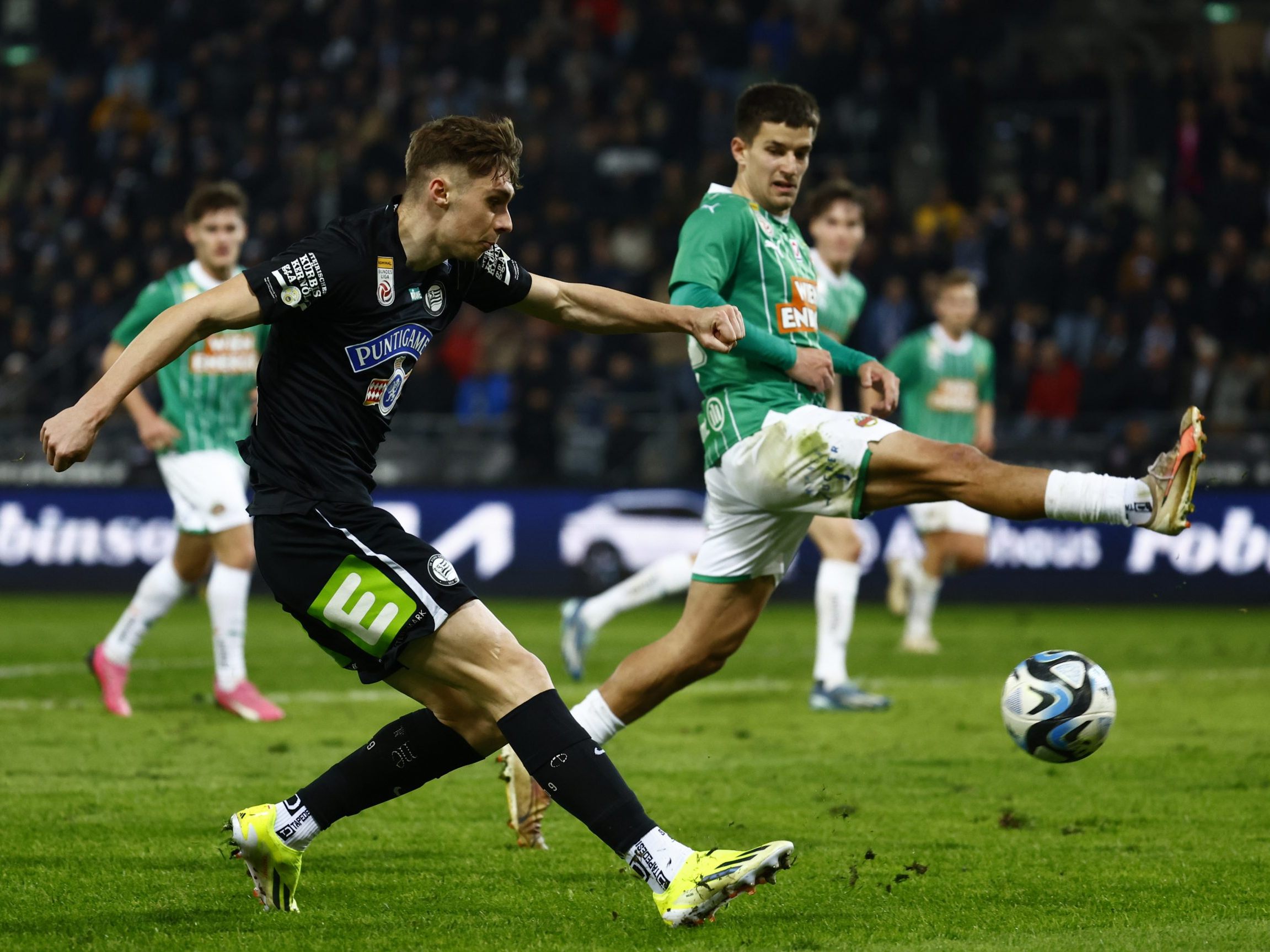 Sturm Graz will gegen Rapid Wien im Titelrennen vorlegen.