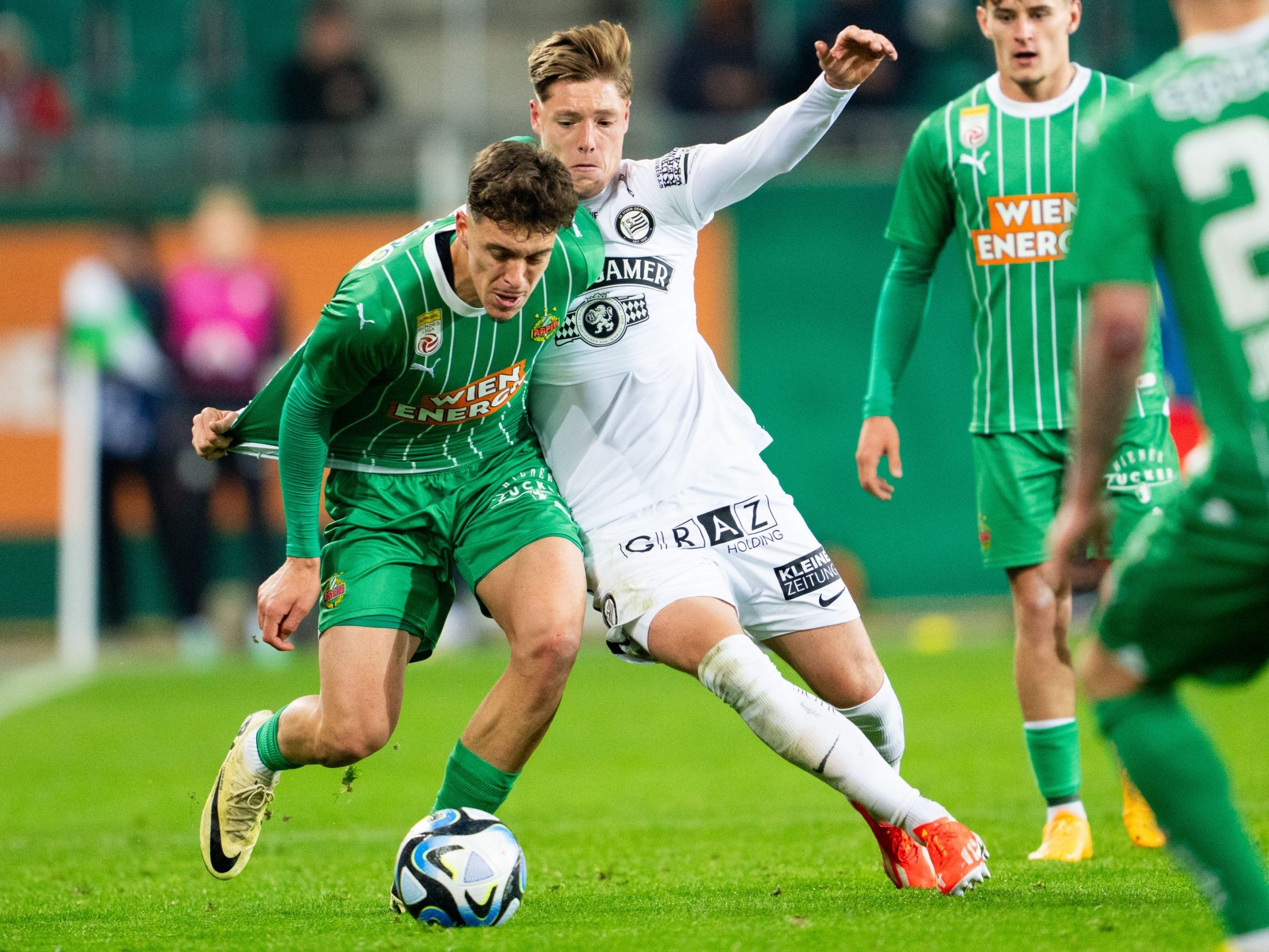 Sturm Graz siegte gegen Rapid. Sturm Graz siegte gegen Rapid.