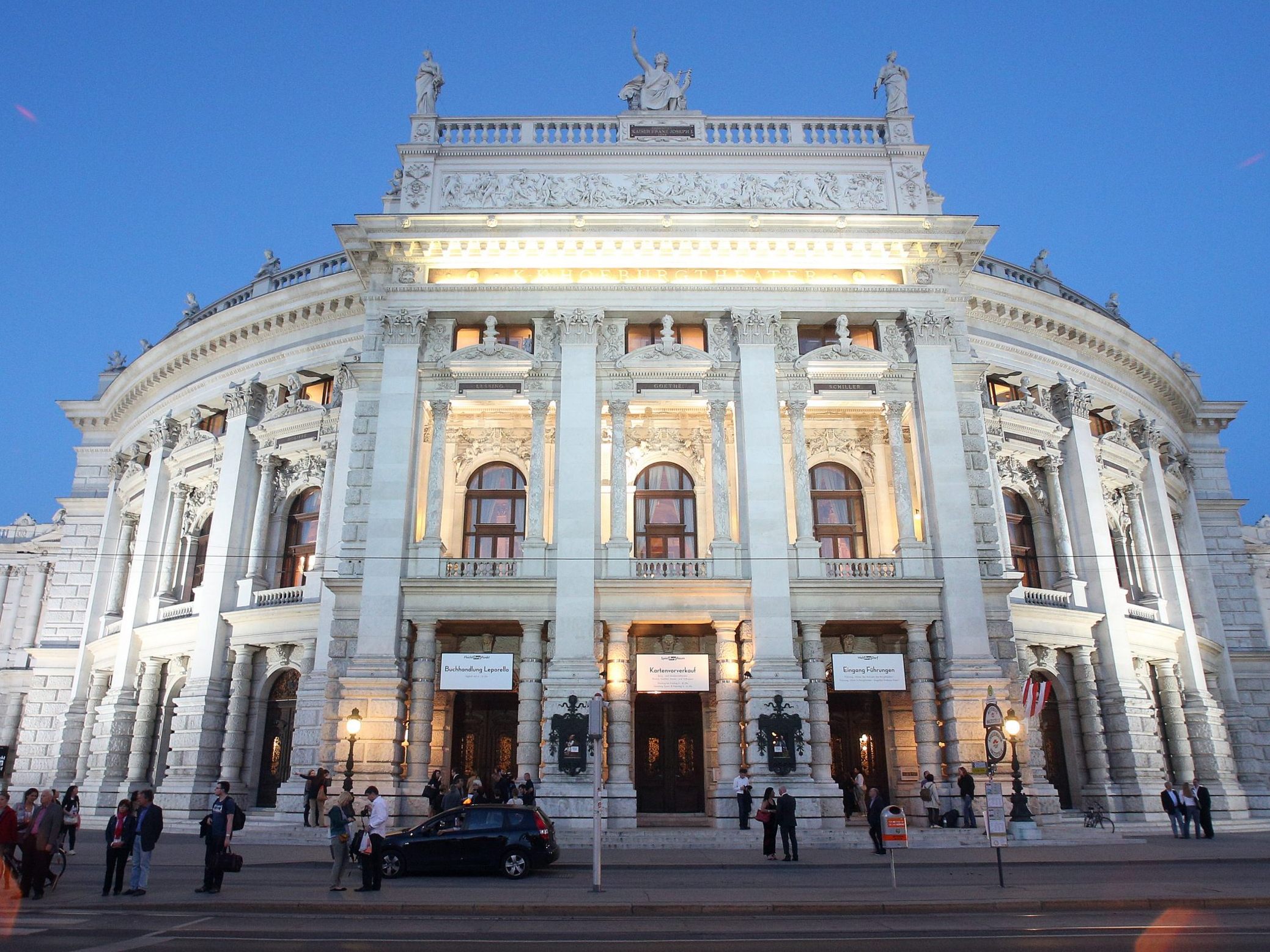 Stefan Bachmann bringt Jelineks "Burgtheater" an die BURG.