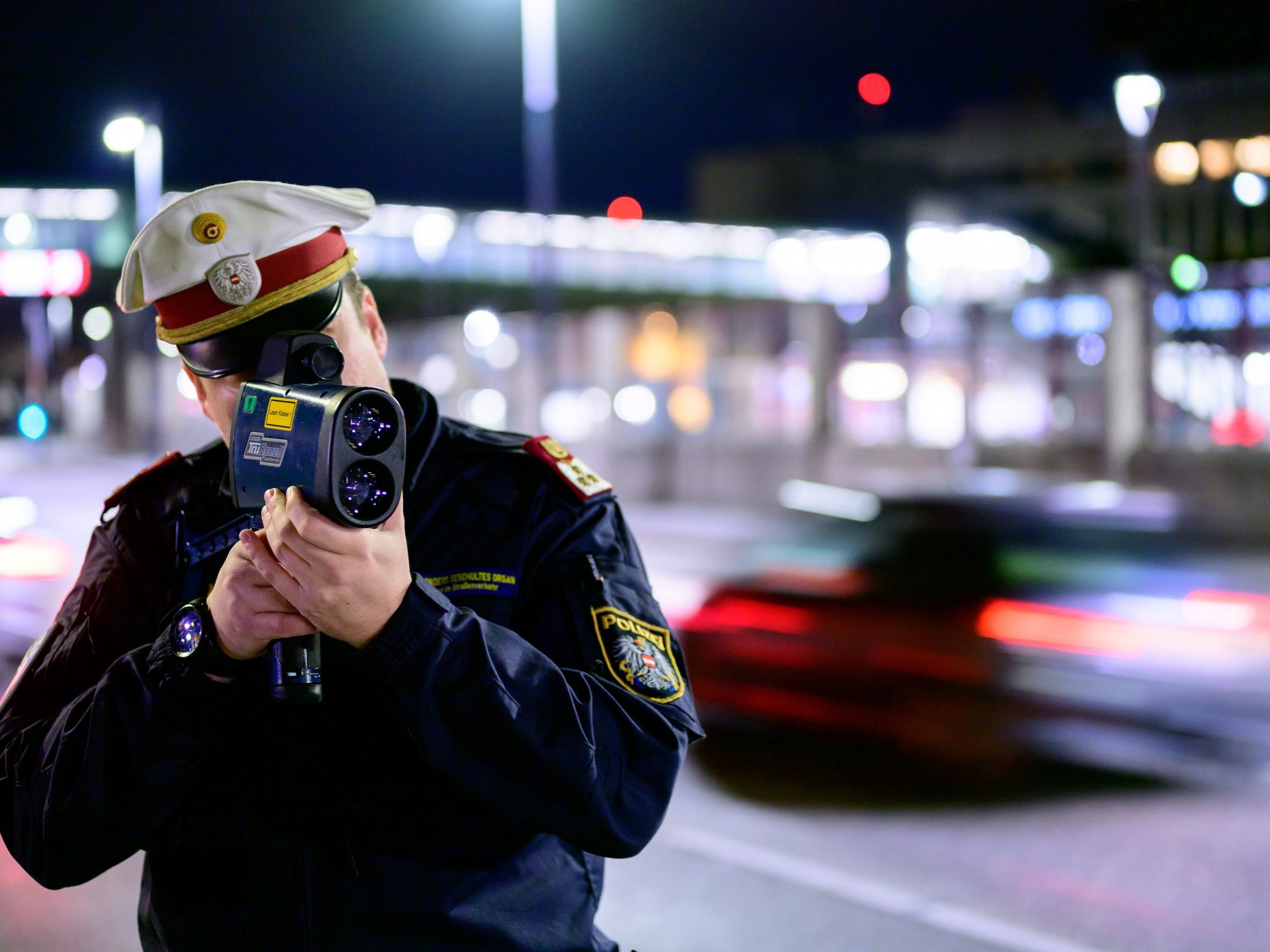 Am Osterwochenende wurde von der Polizei Wien vermehrt im Straßenverkehr kontrolliert - mit deutlichen Ergebnissen. Am Osterwochenende wurde von der Polizei Wien vermehrt im Straßenverkehr kontrolliert - mit deutlichen Ergebnissen.