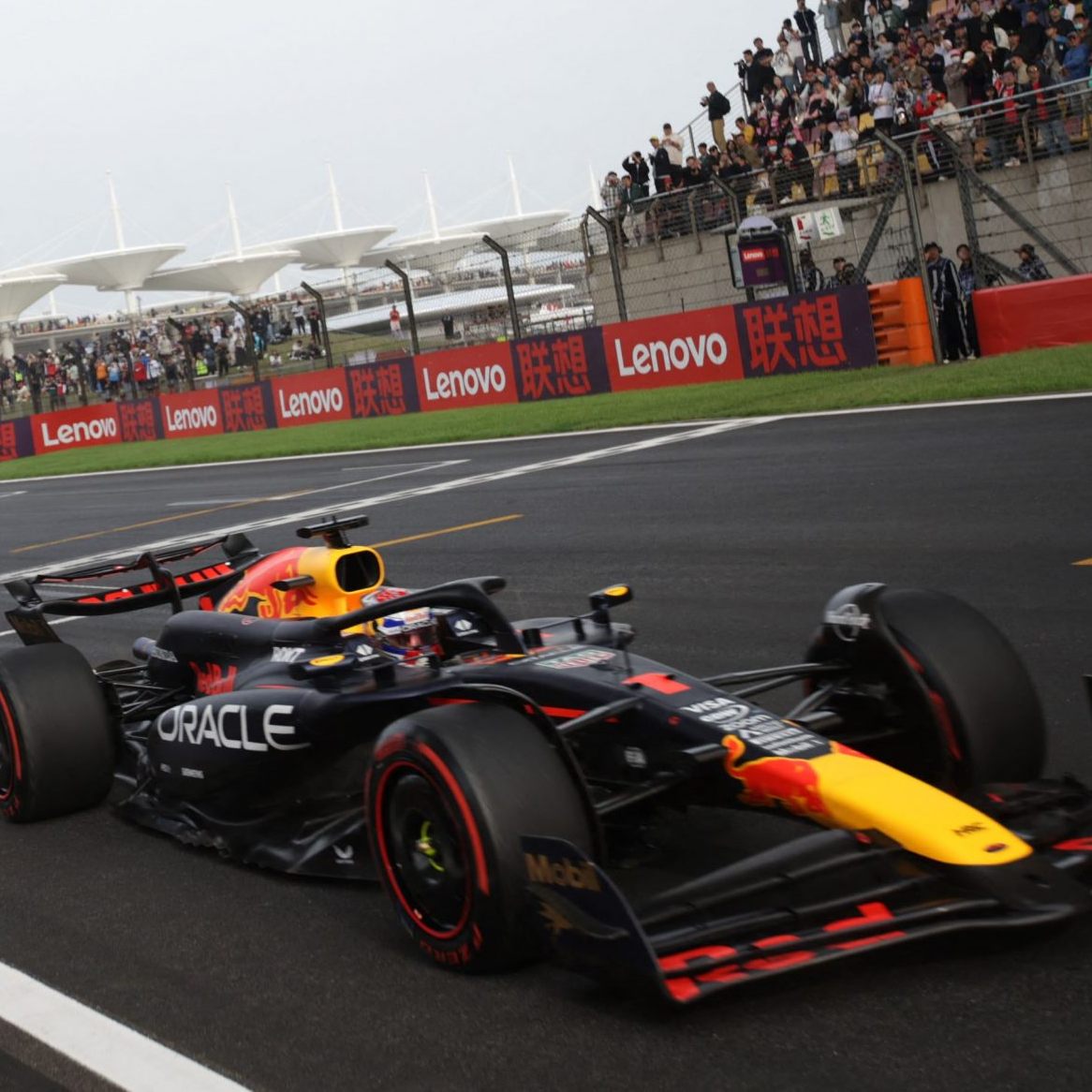 Max Verstappen holt sich nach dem Sprint-Sieg auch die Pole Position für das Rennen am Sonntag.