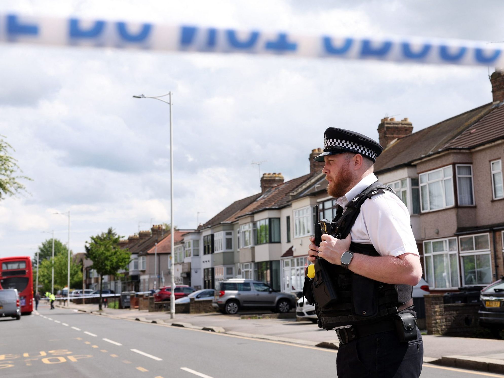 Ein Teenager verstarb nach einem Schwertangriff in London. Ein Teenager verstarb nach einem Schwertangriff in London.