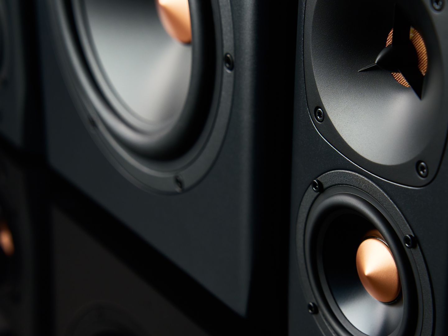 Bei dem Konzert werden Sounds durch Vibration vermittelt. Bei dem Konzert werden Sounds durch Vibration vermittelt.