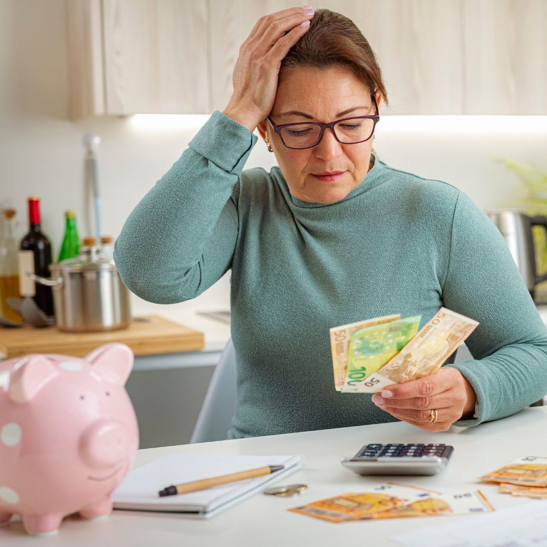 Jeder dritte Haushalt in Österreich kämpft mit finanziellen Engpässen.
