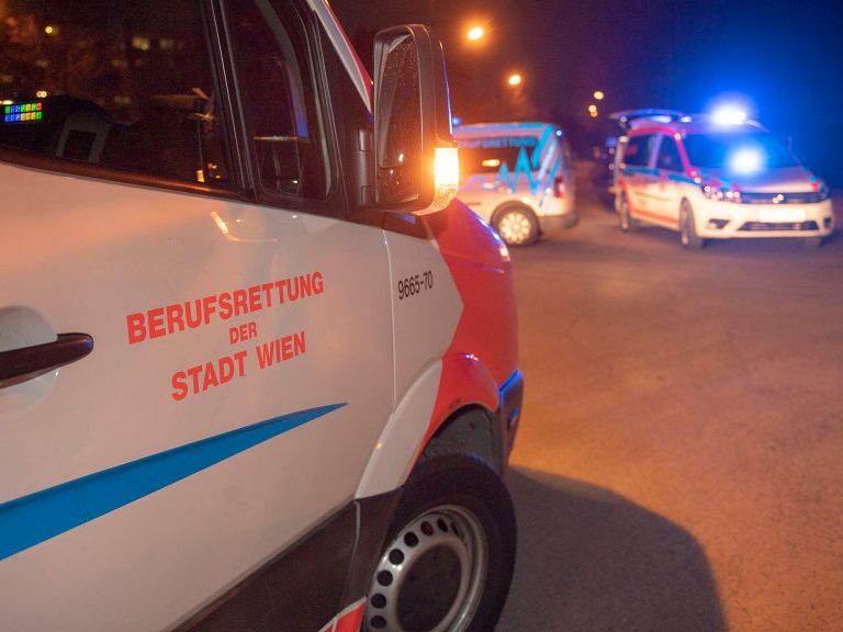 Der 44-Jährige Fußgänger wurde bei dem Zusammenstoß mit dem 15-jährigen E-Scooter-Fahrer in Wien schwer verletzt.